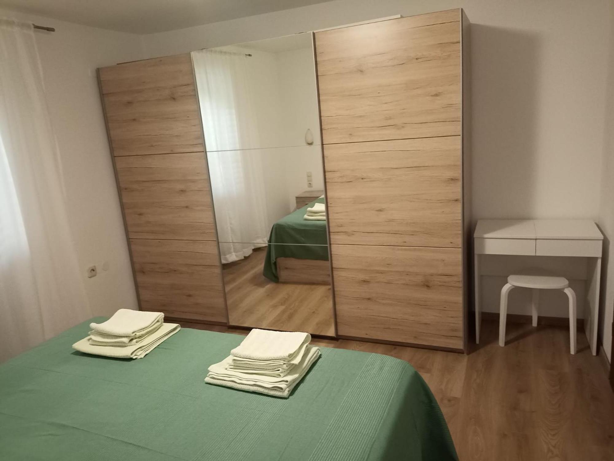 Apartments Vodarić Loznati view 5