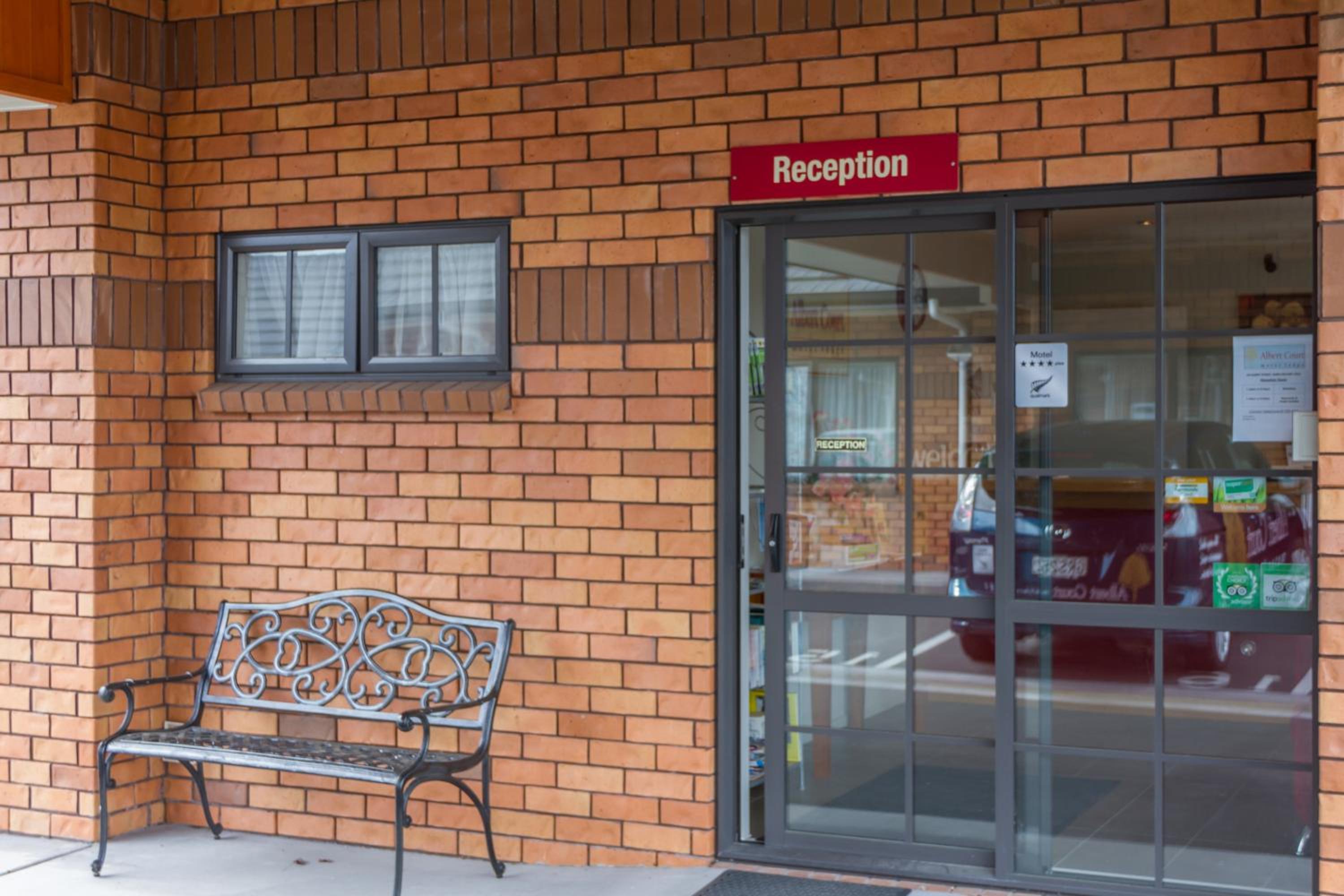 Albert Court Motor Lodge