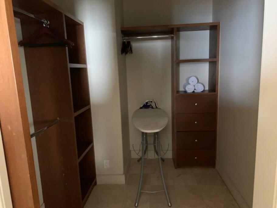 ACCESS - BEACH Penthouse PAPAS and BEER 2 miles WIFI view 2