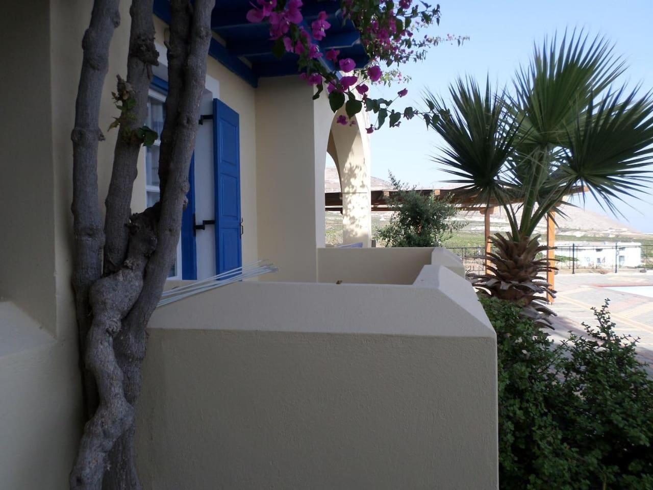 Santorious Cavehouse
