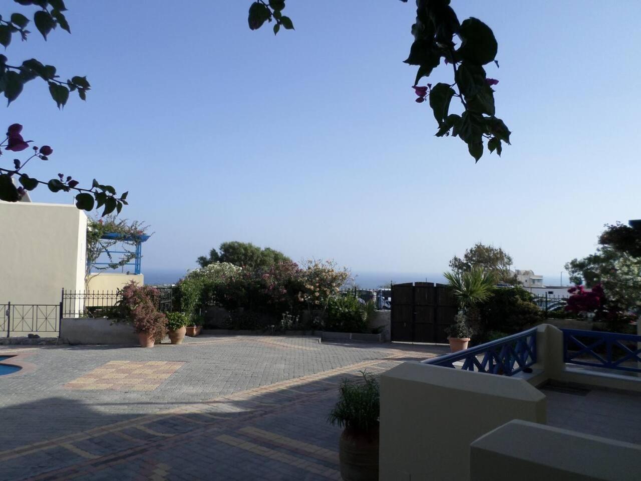 Santorious Cavehouse