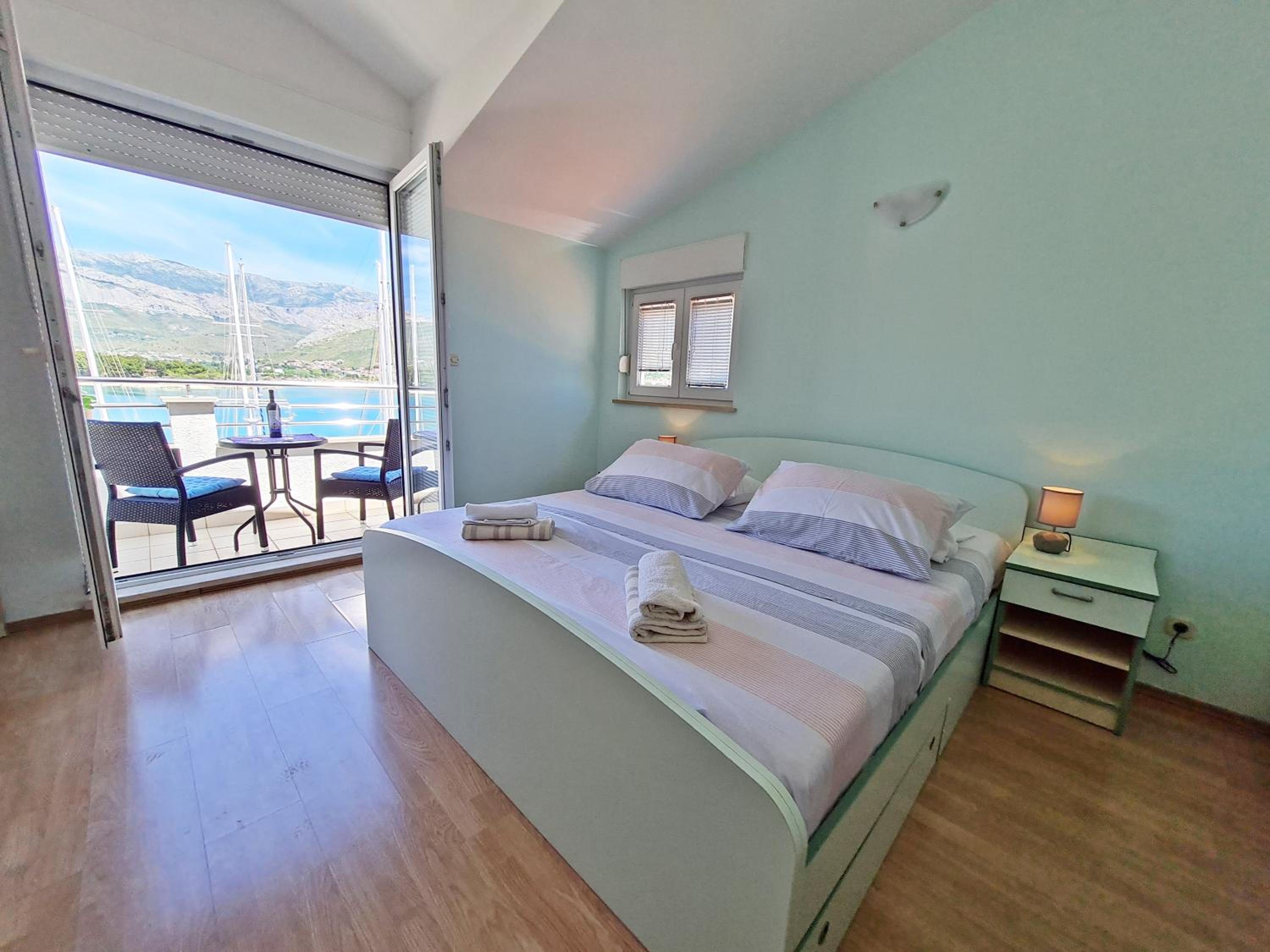 Rooms and Apartments Porat