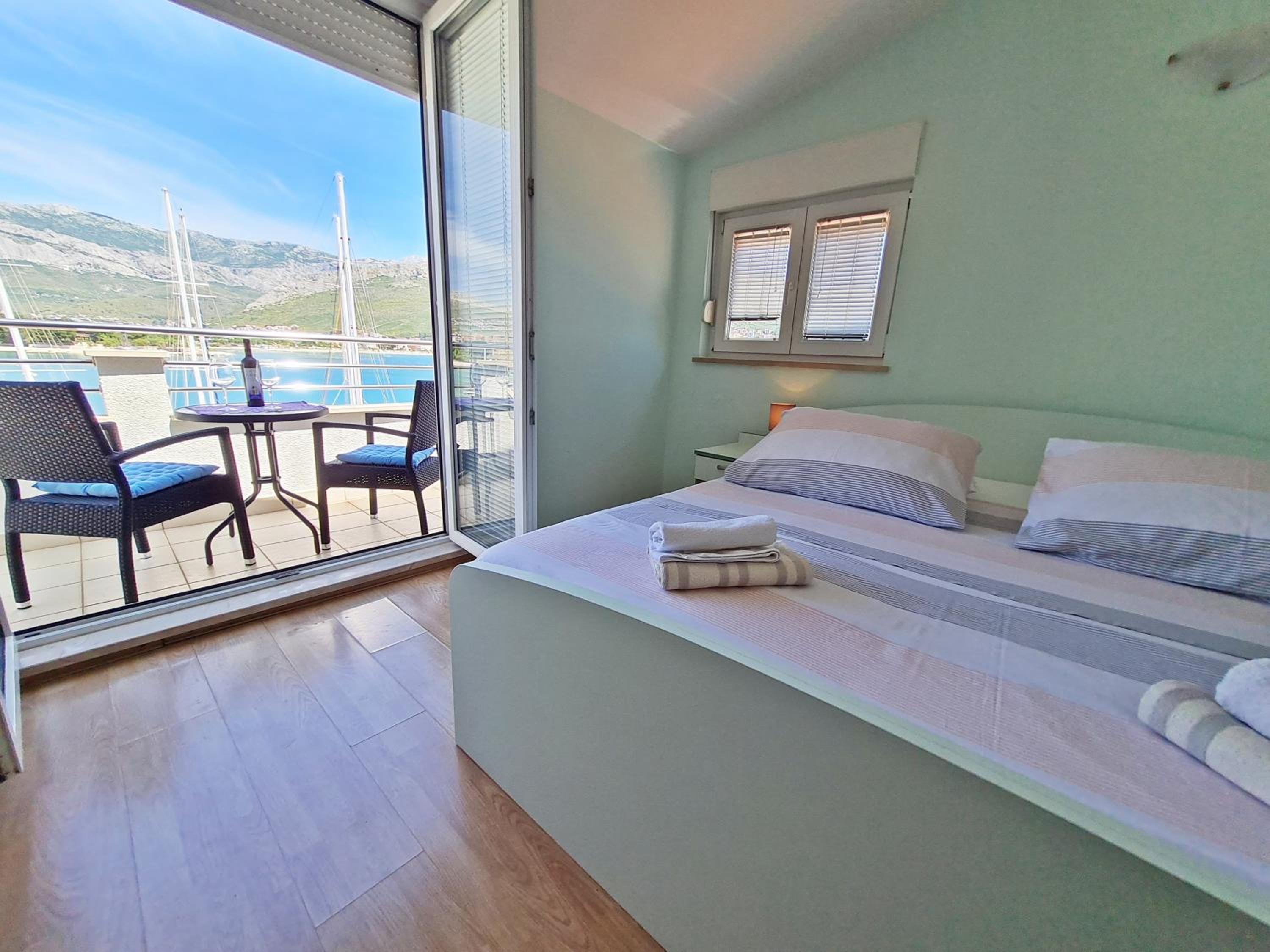 Rooms and Apartments Porat