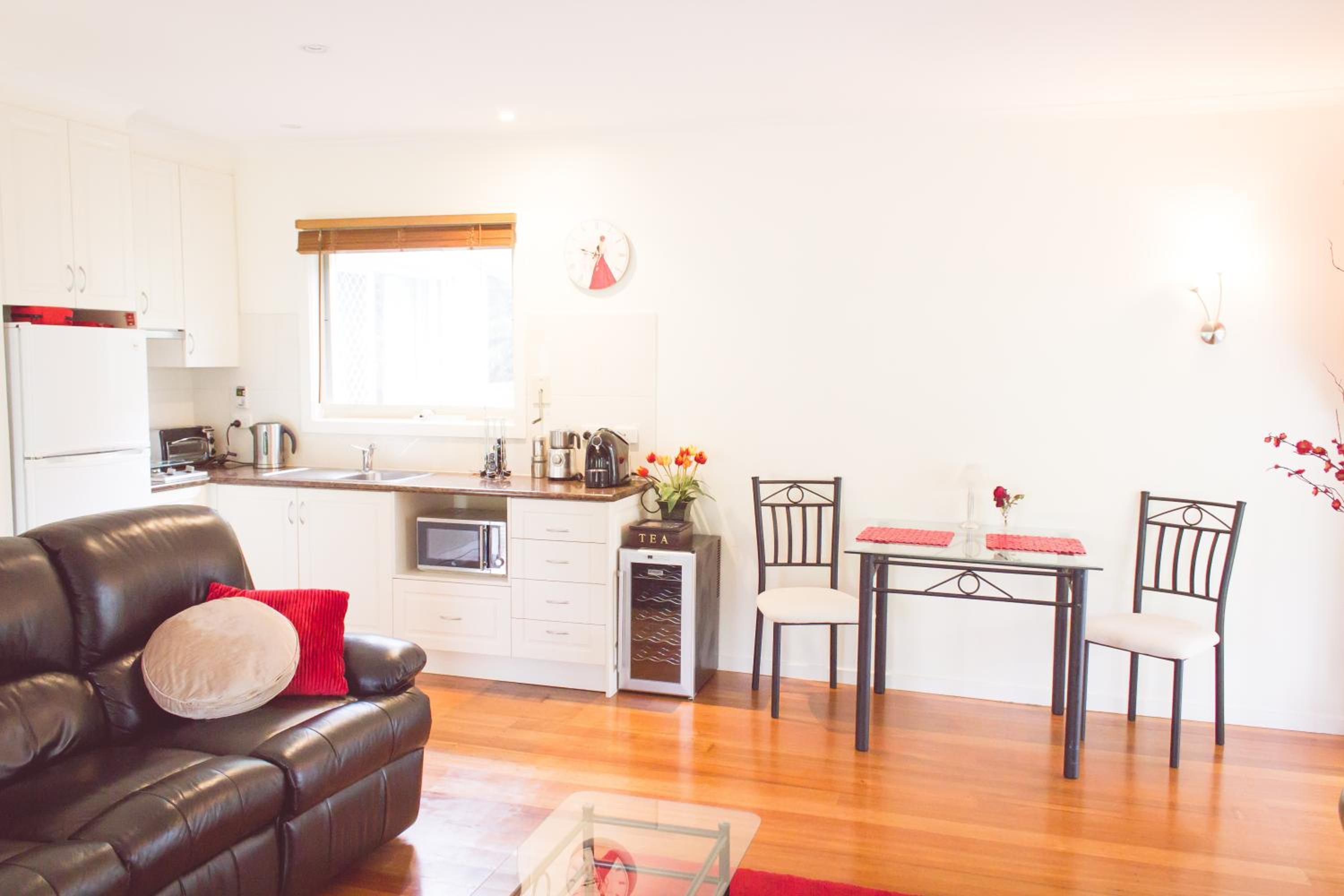 Lakeside Cottage Luxury B&B