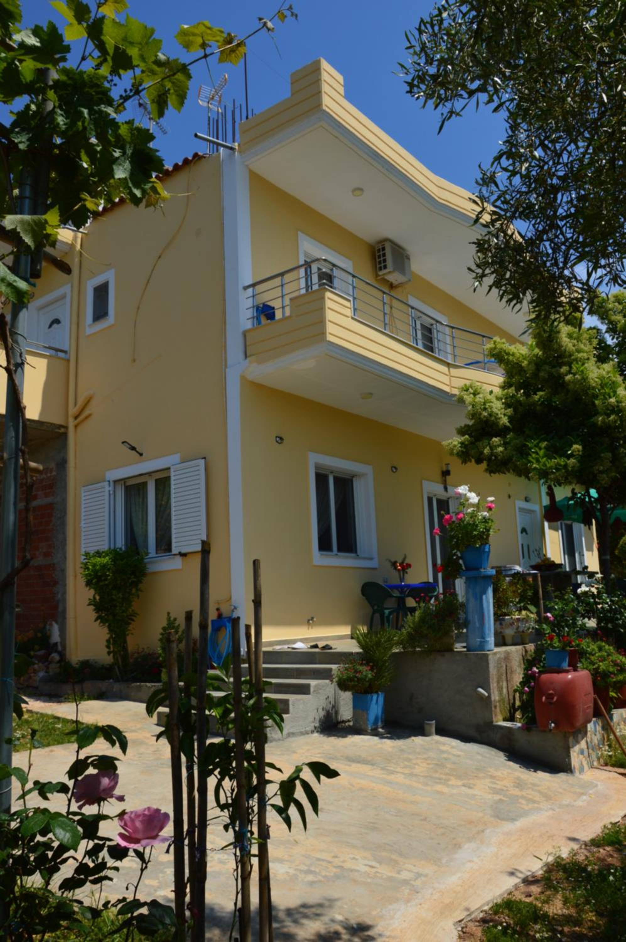 Photo 9