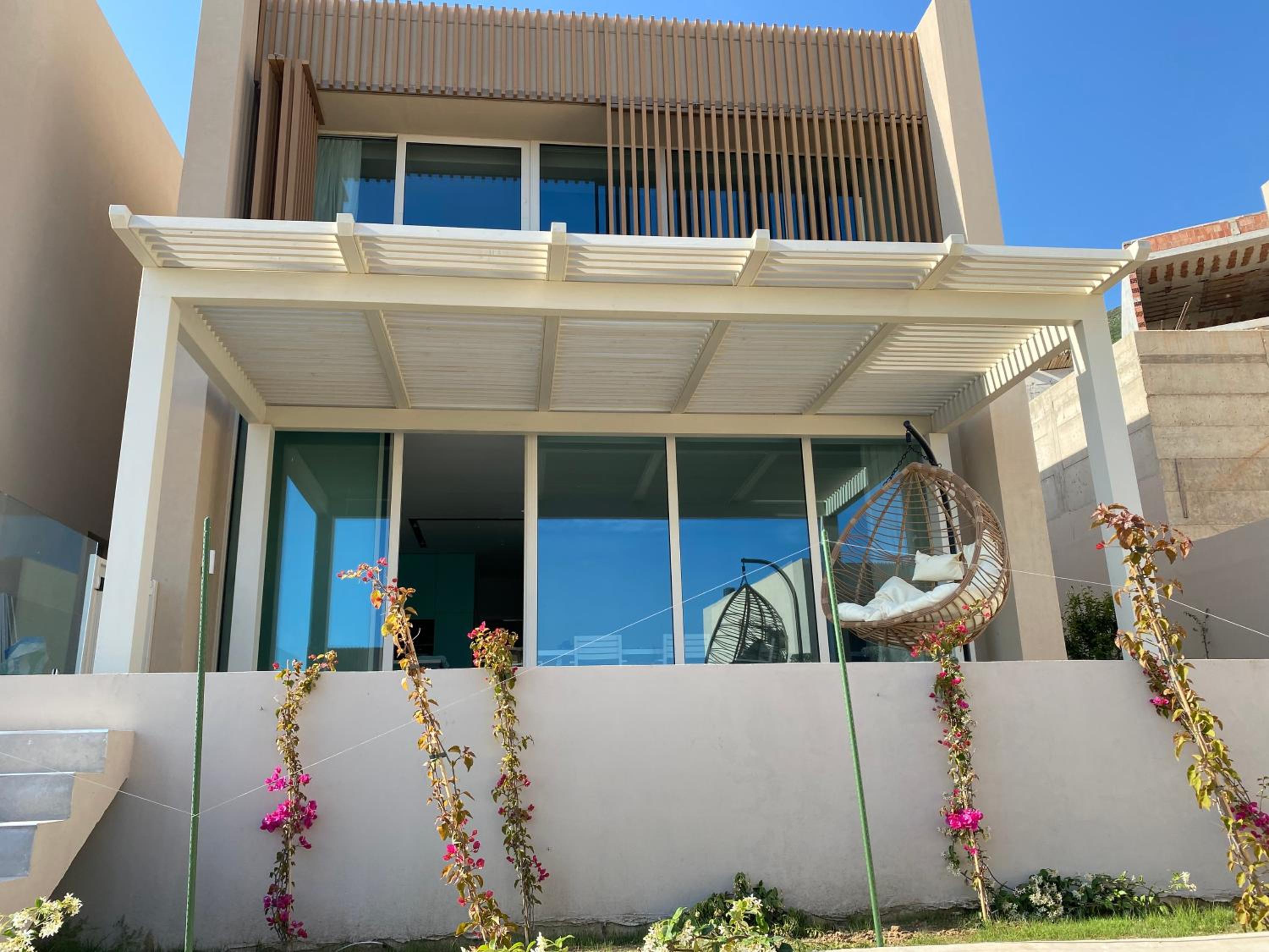 Seaclusion Villa Palase - Heated Pool & Jacuzzi