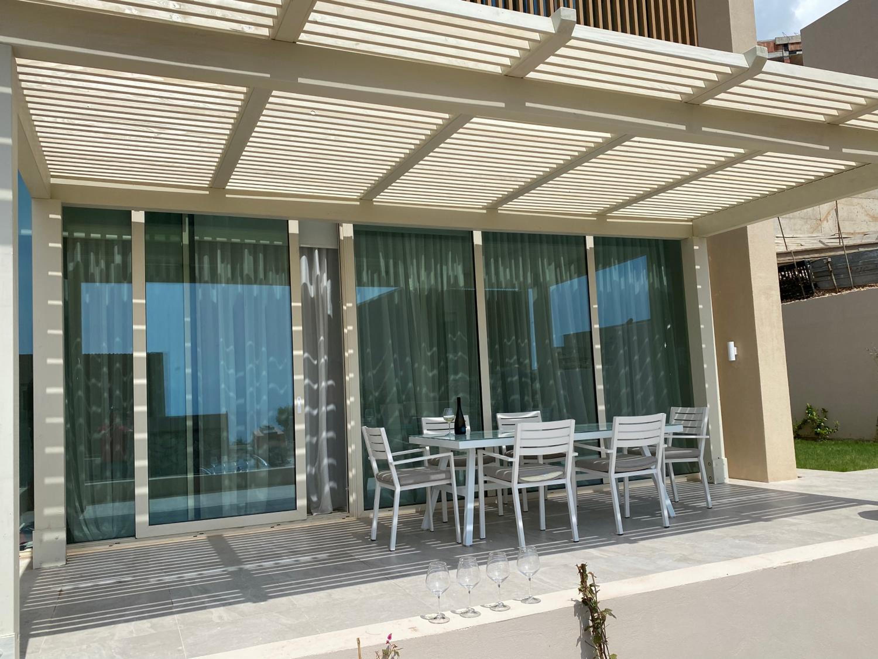 Seaclusion Villa Palase - Heated Pool & Jacuzzi