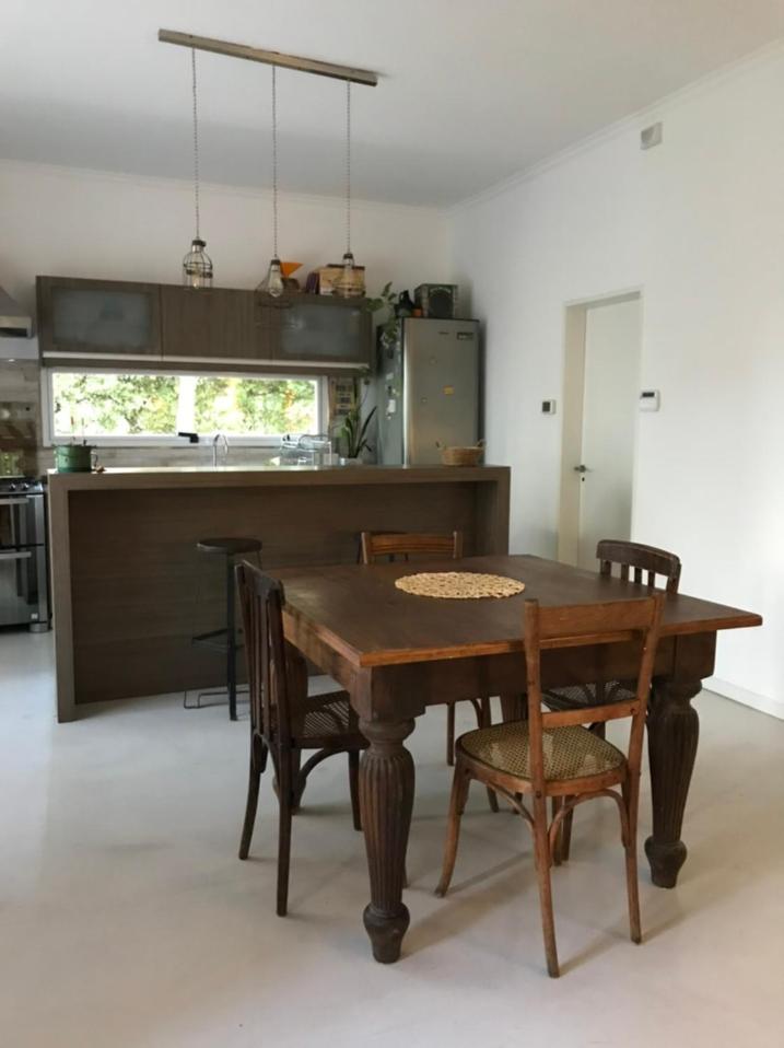 Casona alegre con pileta y patio