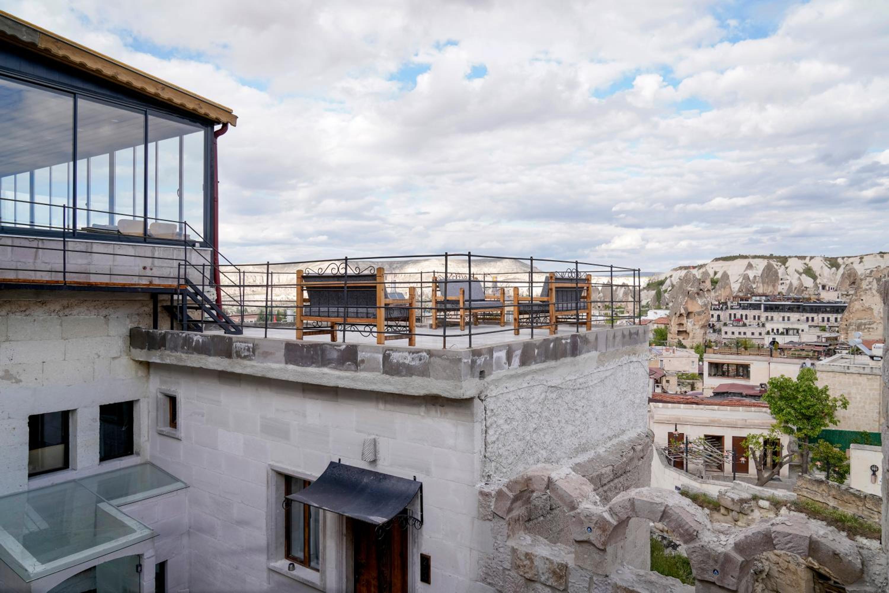 Concept Cave Suites - Image 9