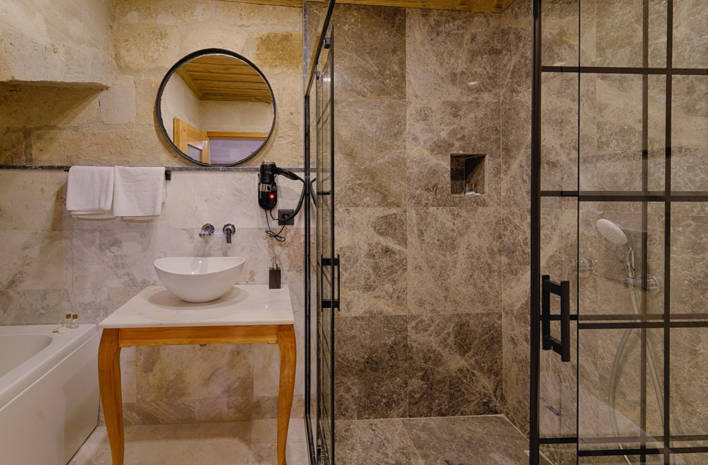 Concept Cave Suites - Image 42