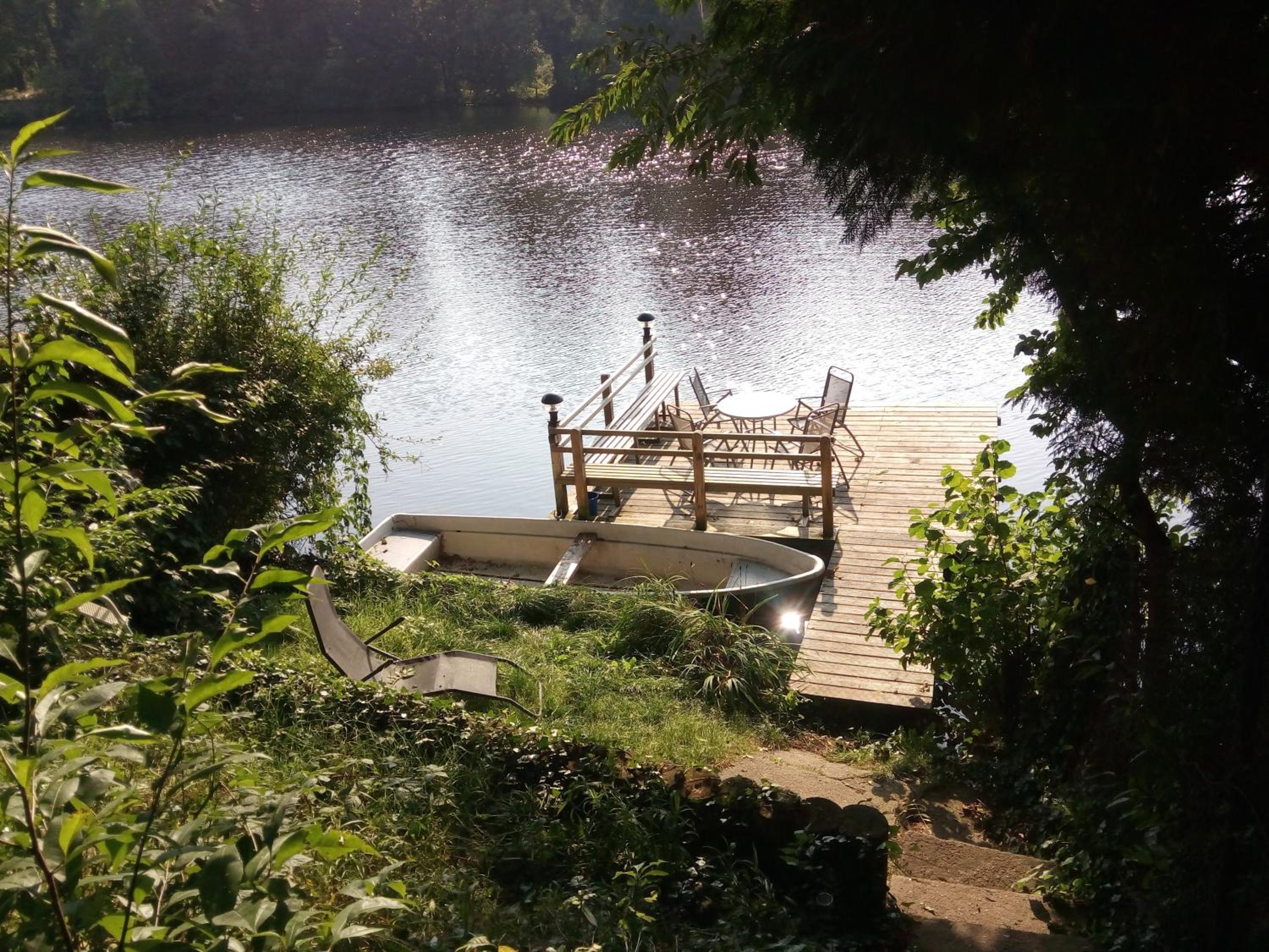 Holzhaus am See view 2