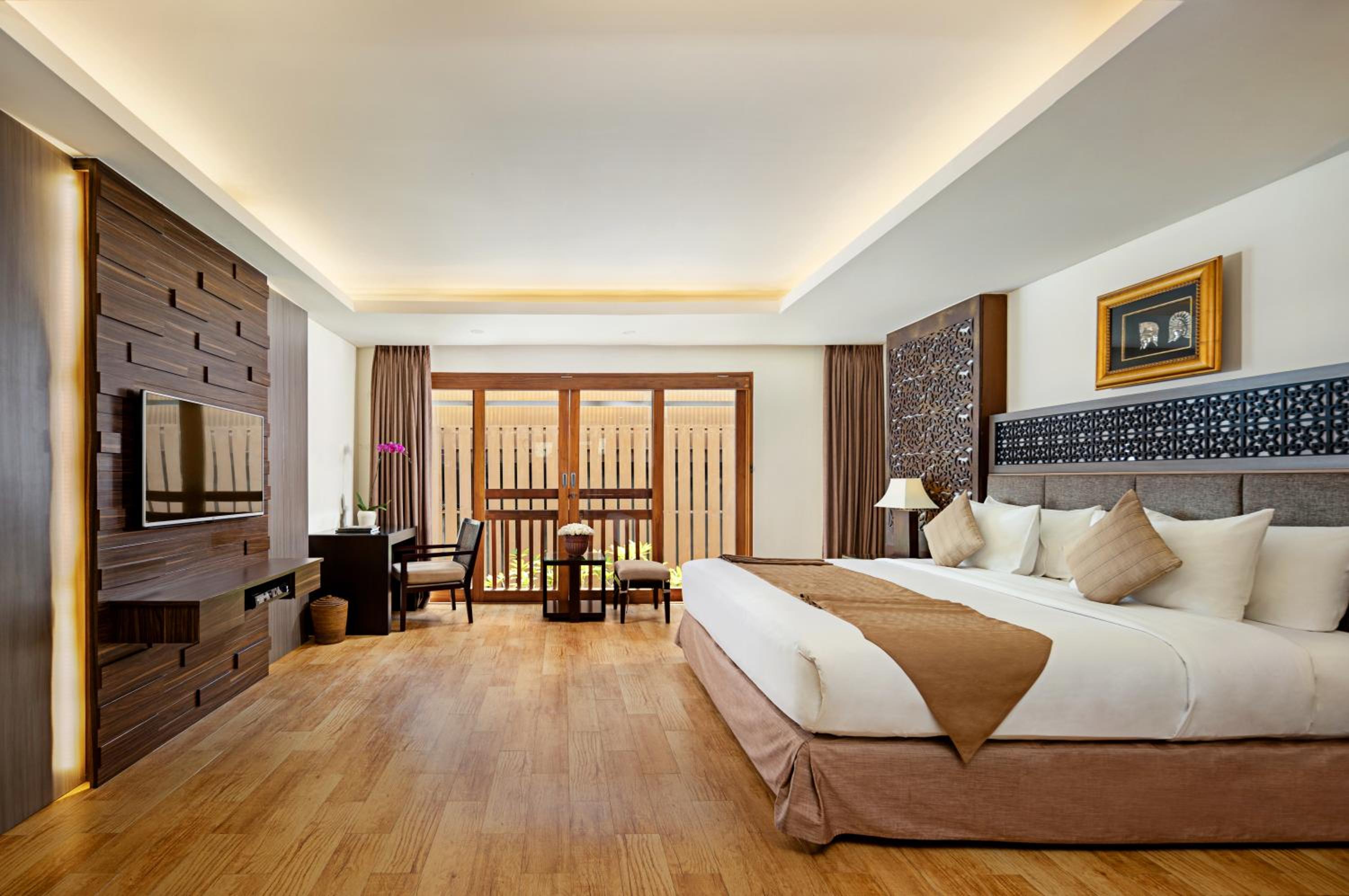Villa Kayu Raja