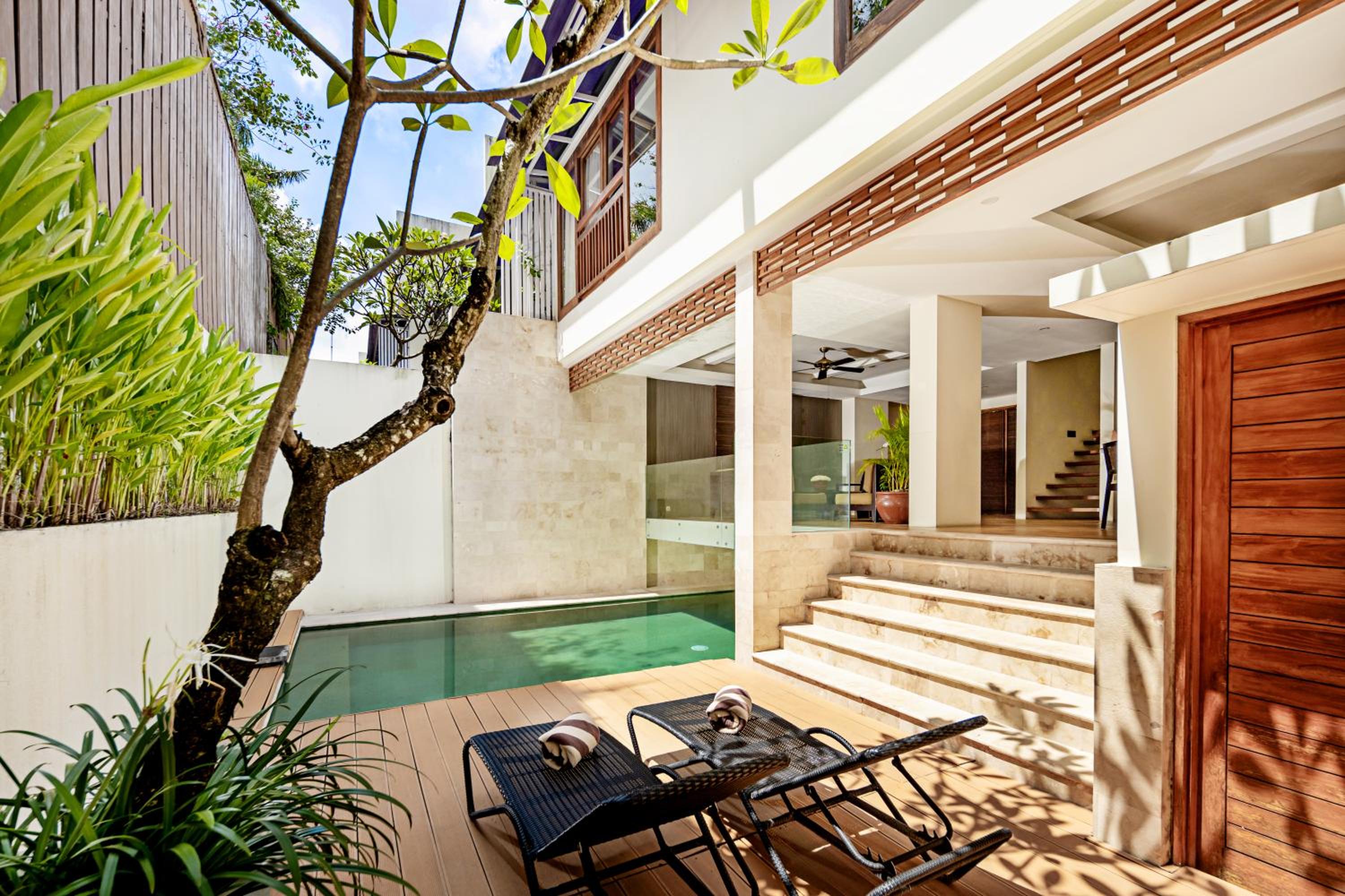 Villa Kayu Raja