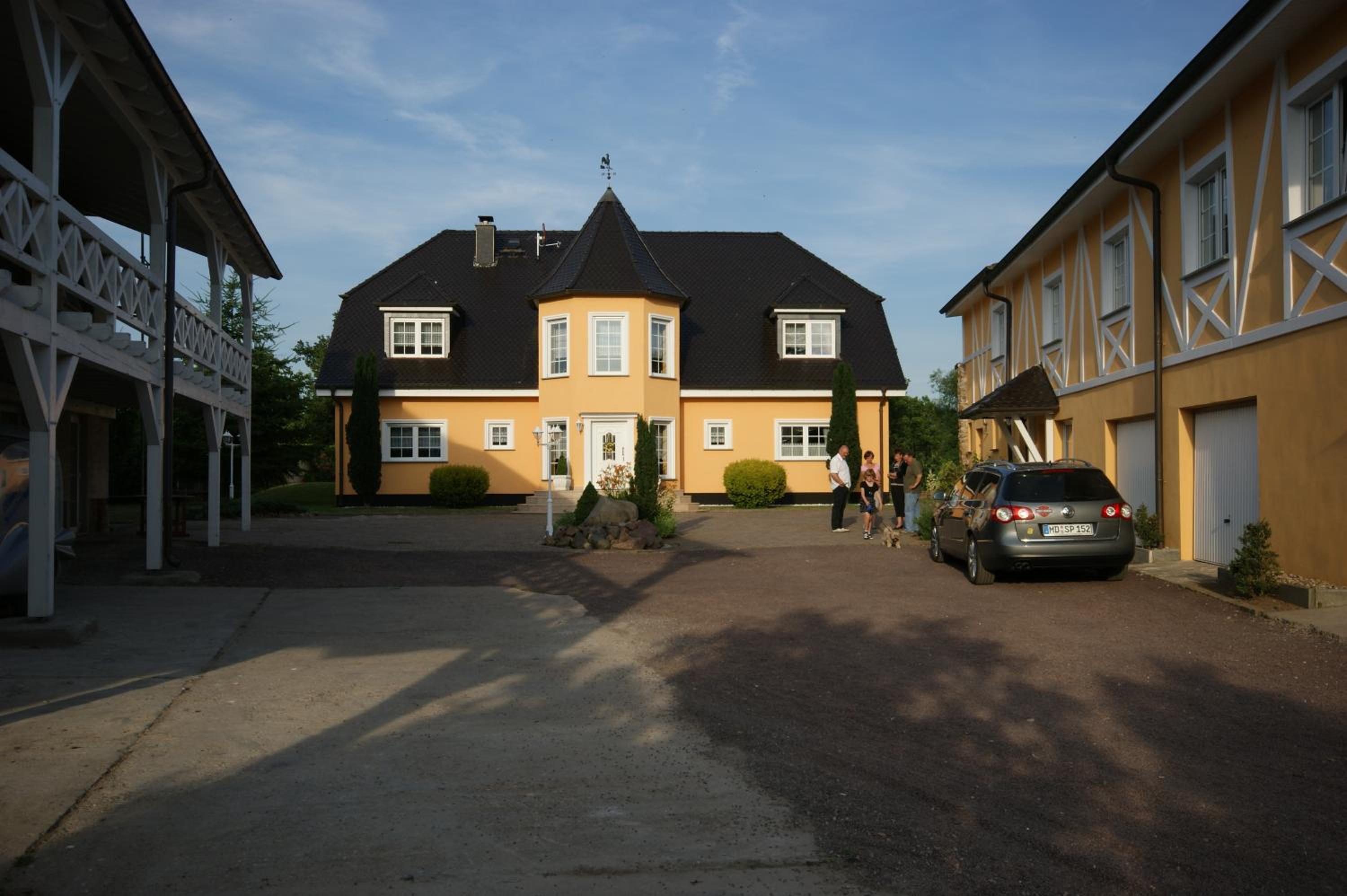 Photo 33