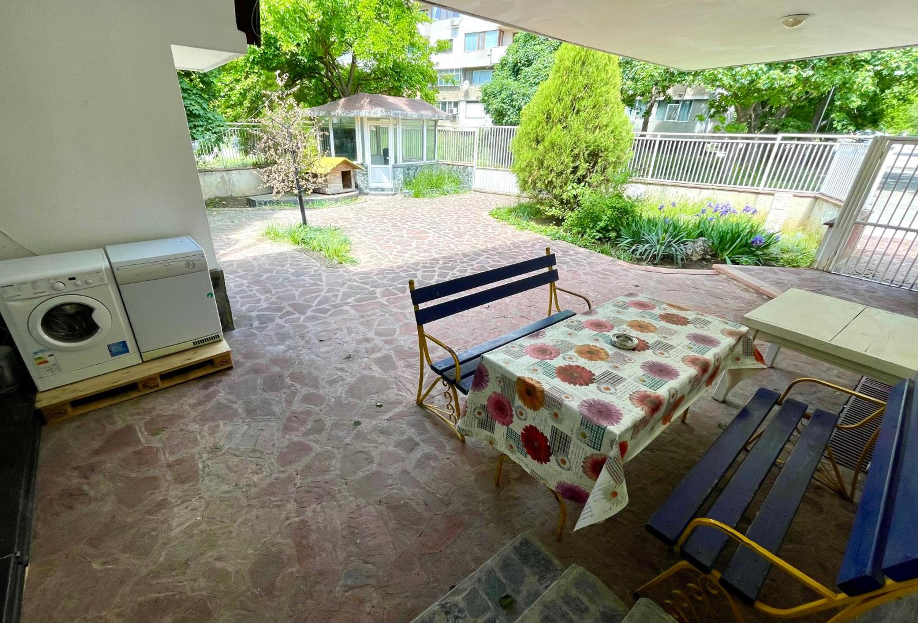Jackie House Varna