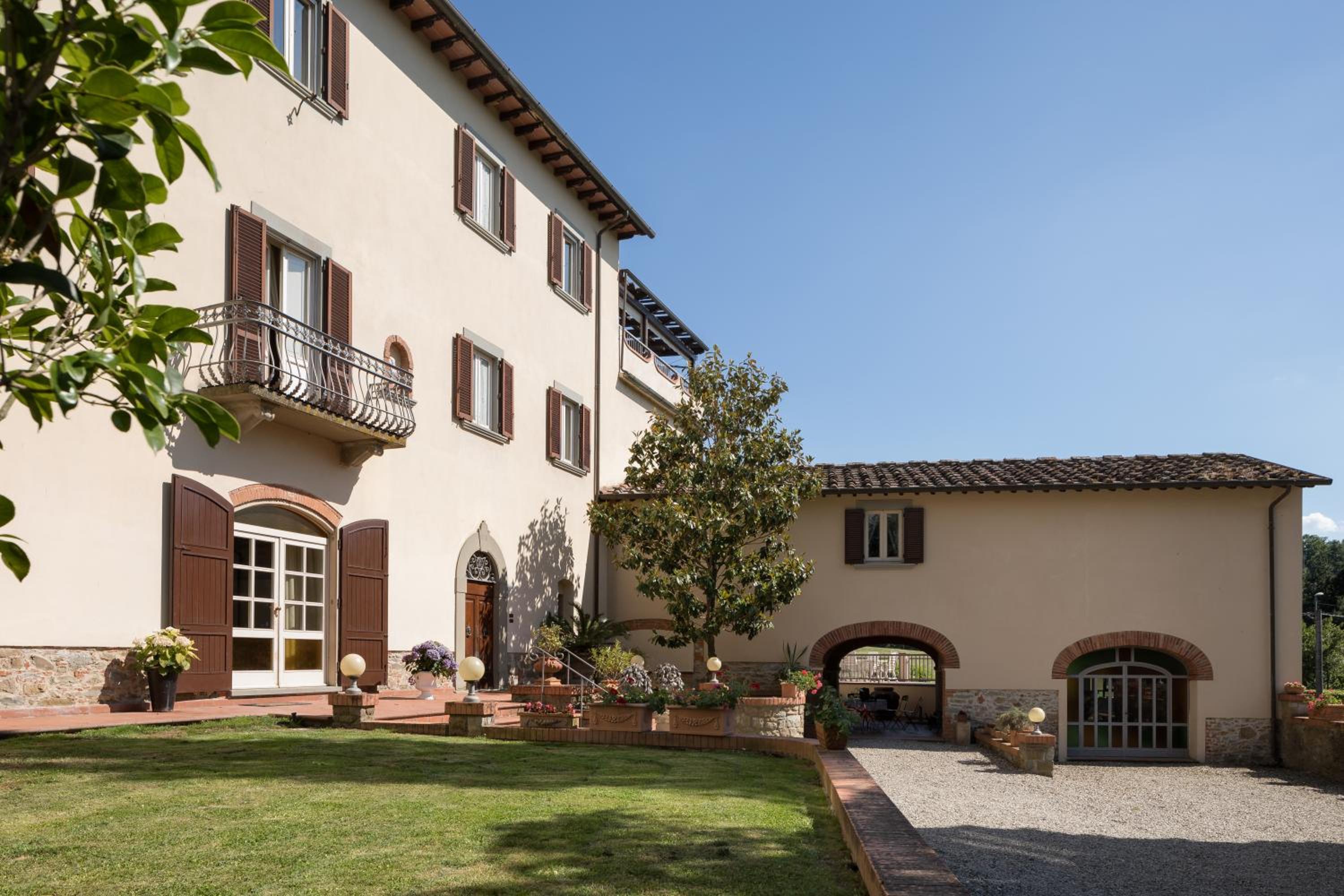 Villa D'Epoca Carniani view 3
