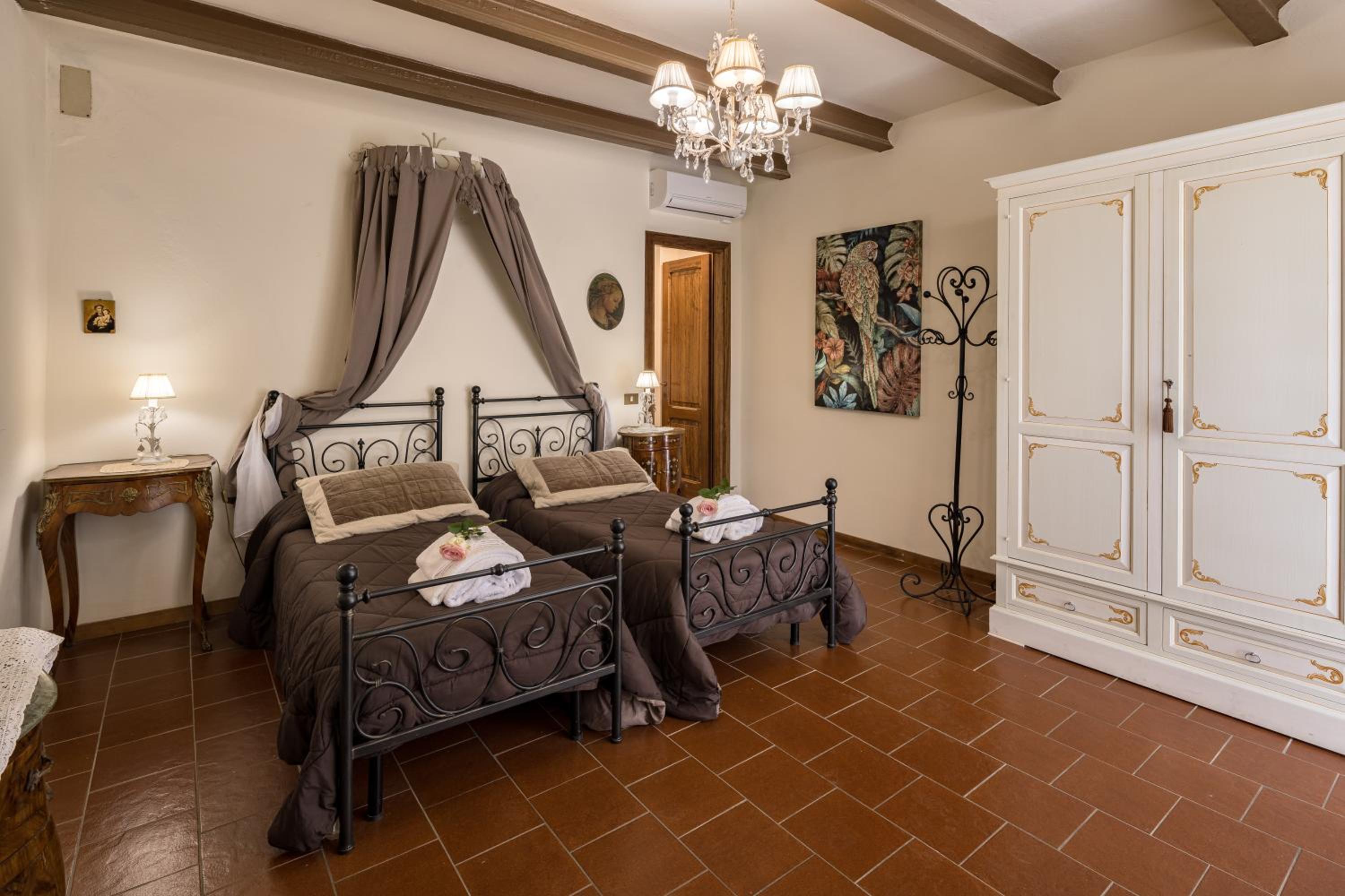 Photo 56