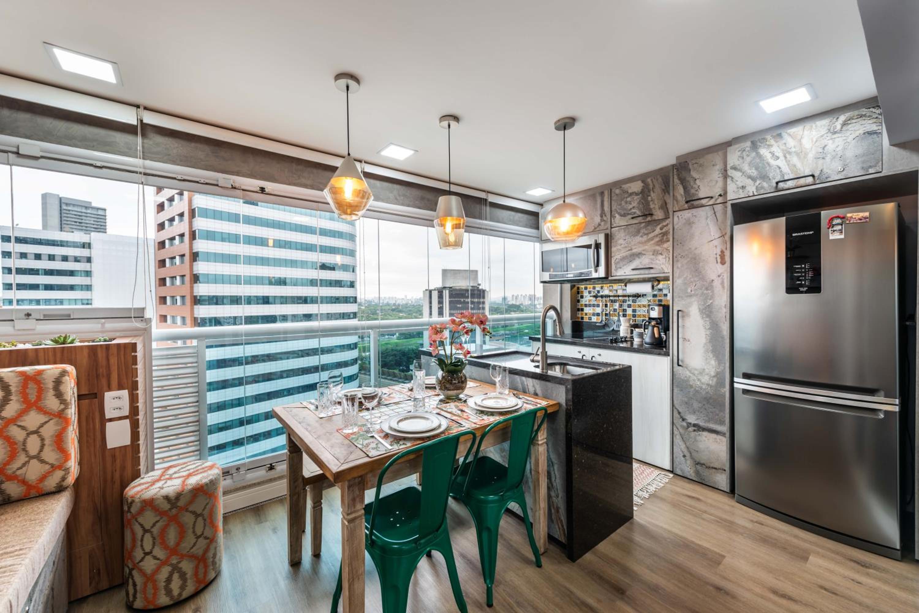 Edificio Summit Pinheiros Best Location in São Paulo Balcony with City Views Pool, Fitness Room and Parking Garage 3 minutes to Subway view 4