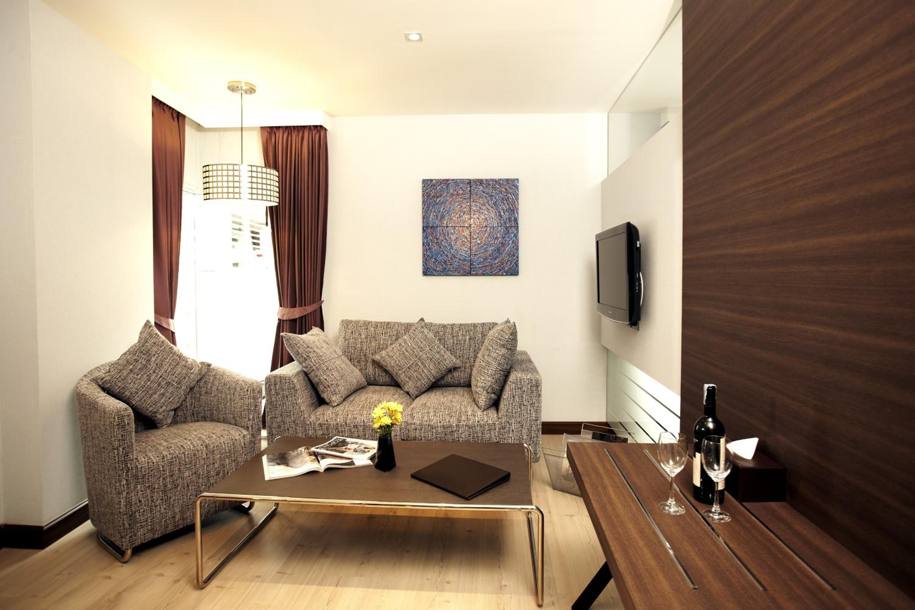 Bangkok Vacations - Sukhumvit Suites Hotel - Property Image 2