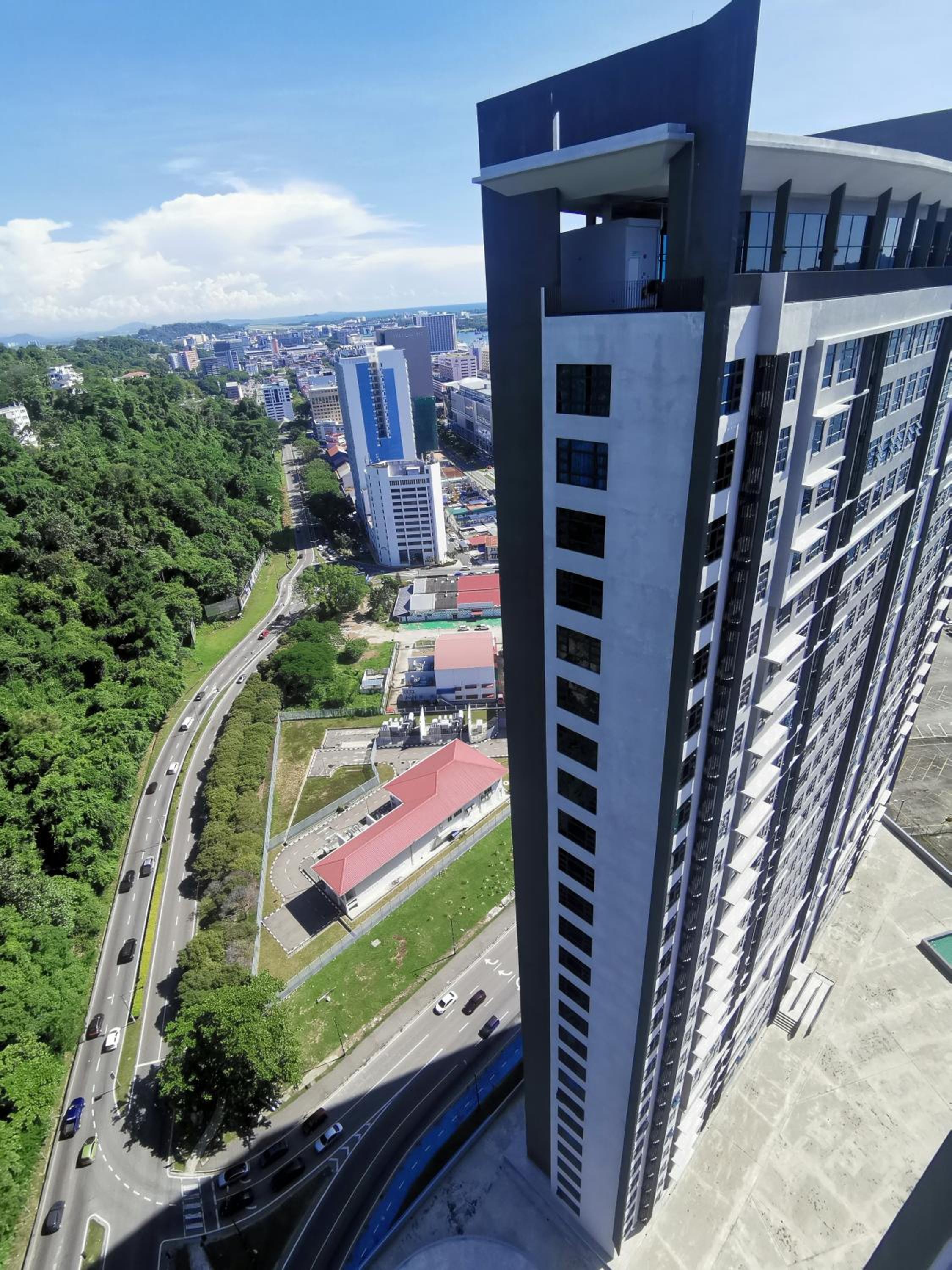 Hotel Jesselton Quay Suites - Image 1