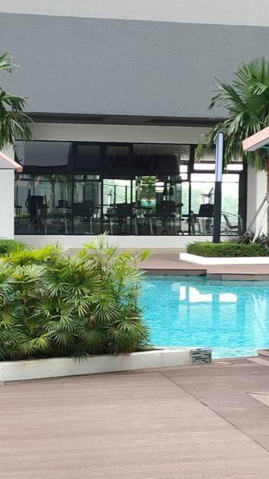 Conezion 3-bedroom condo @ IOI City Mall Putrajaya photo 5