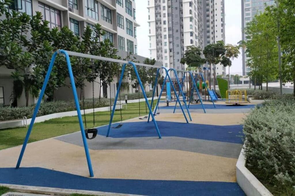 Conezion 3-bedroom condo @ IOI City Mall Putrajaya photo 7