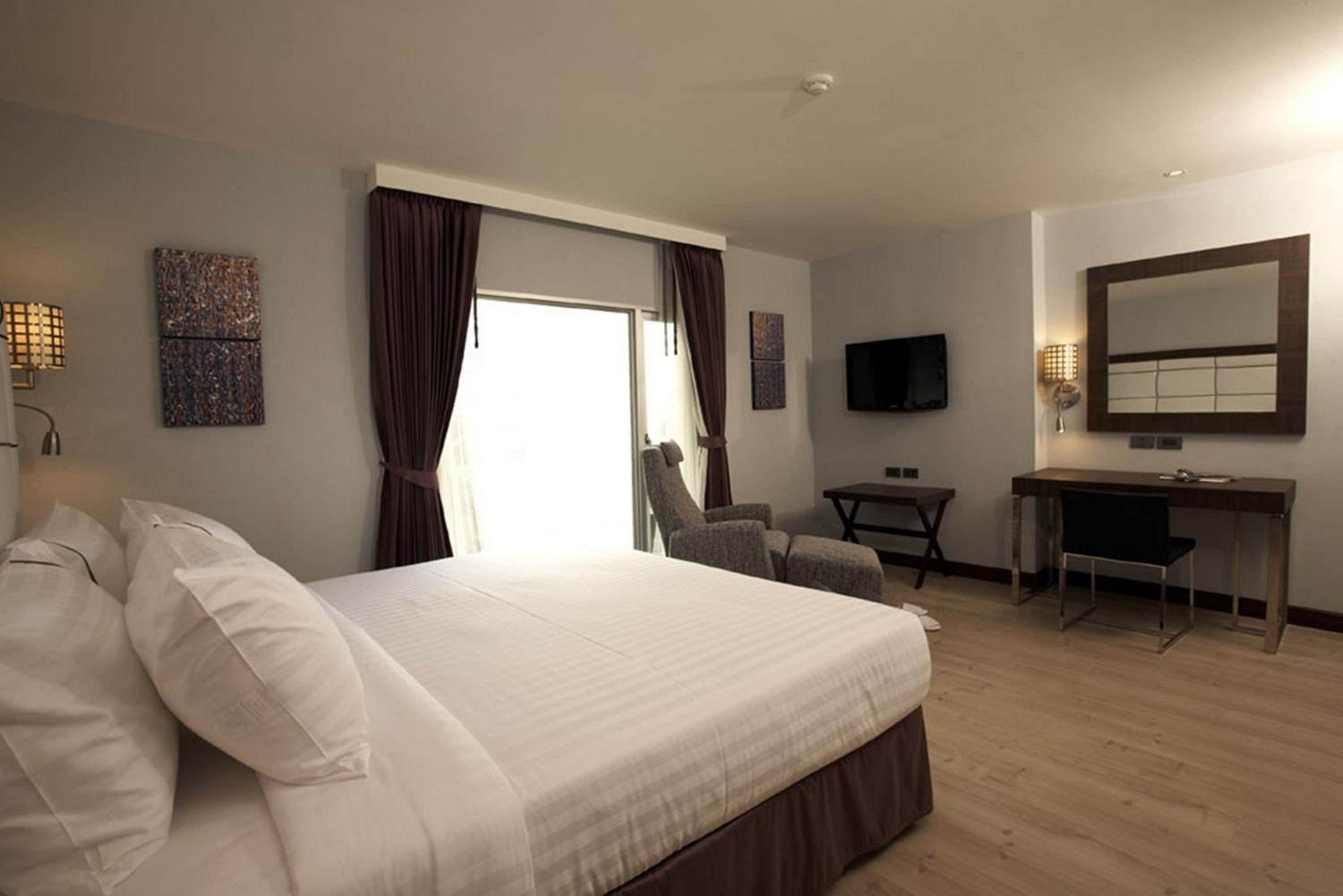 Bangkok Vacations - Sukhumvit Suites Hotel - Property Image 7
