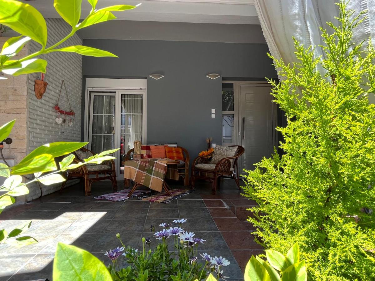 Electra Garden House view 4