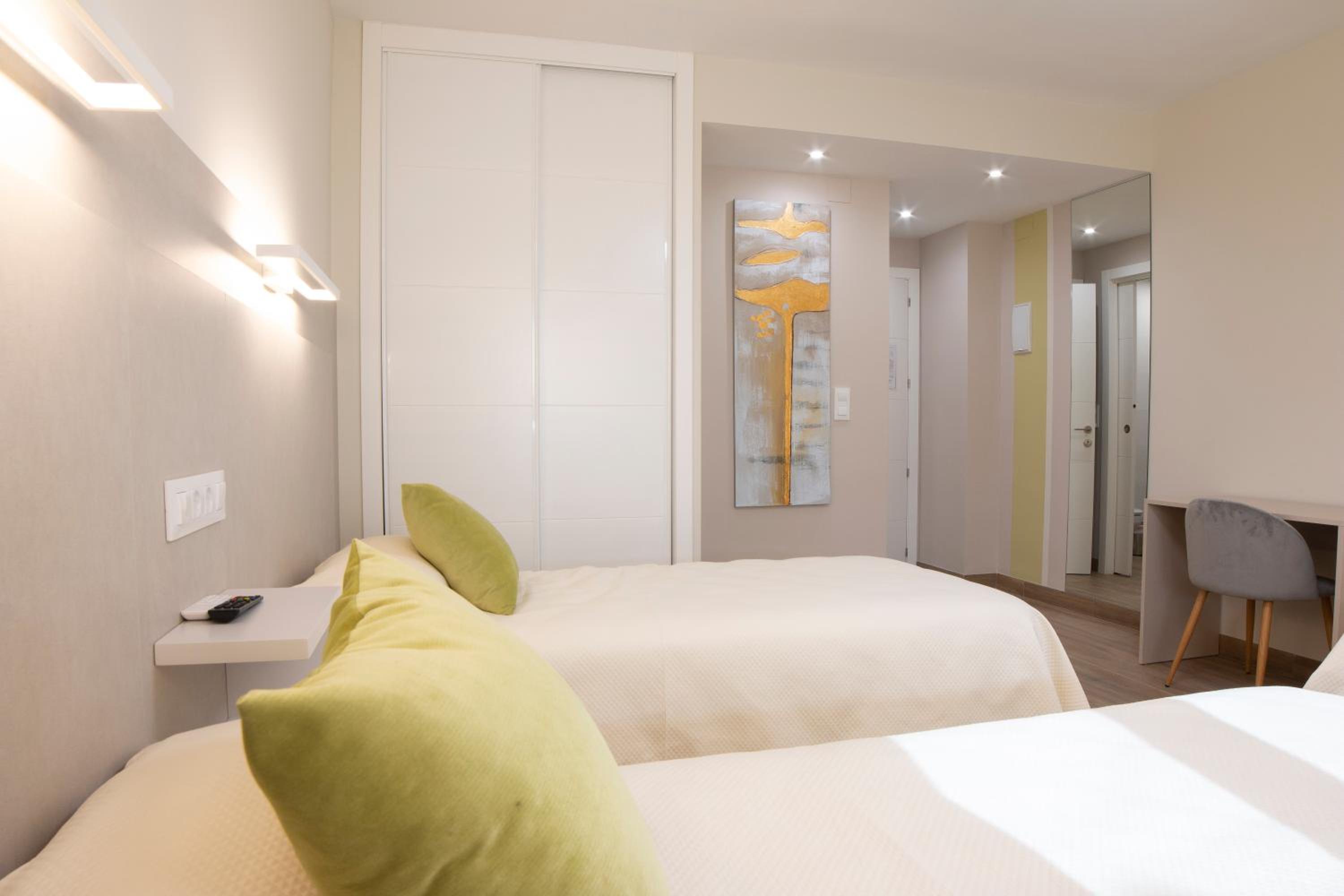 Hostal Restaurante el Cary view 5