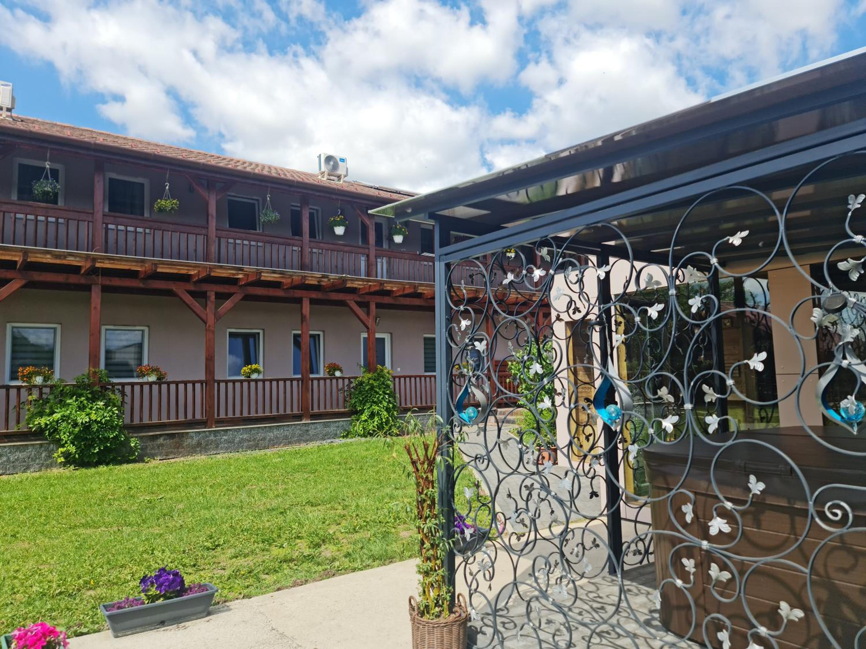 Sweet Life Wellness Apartments