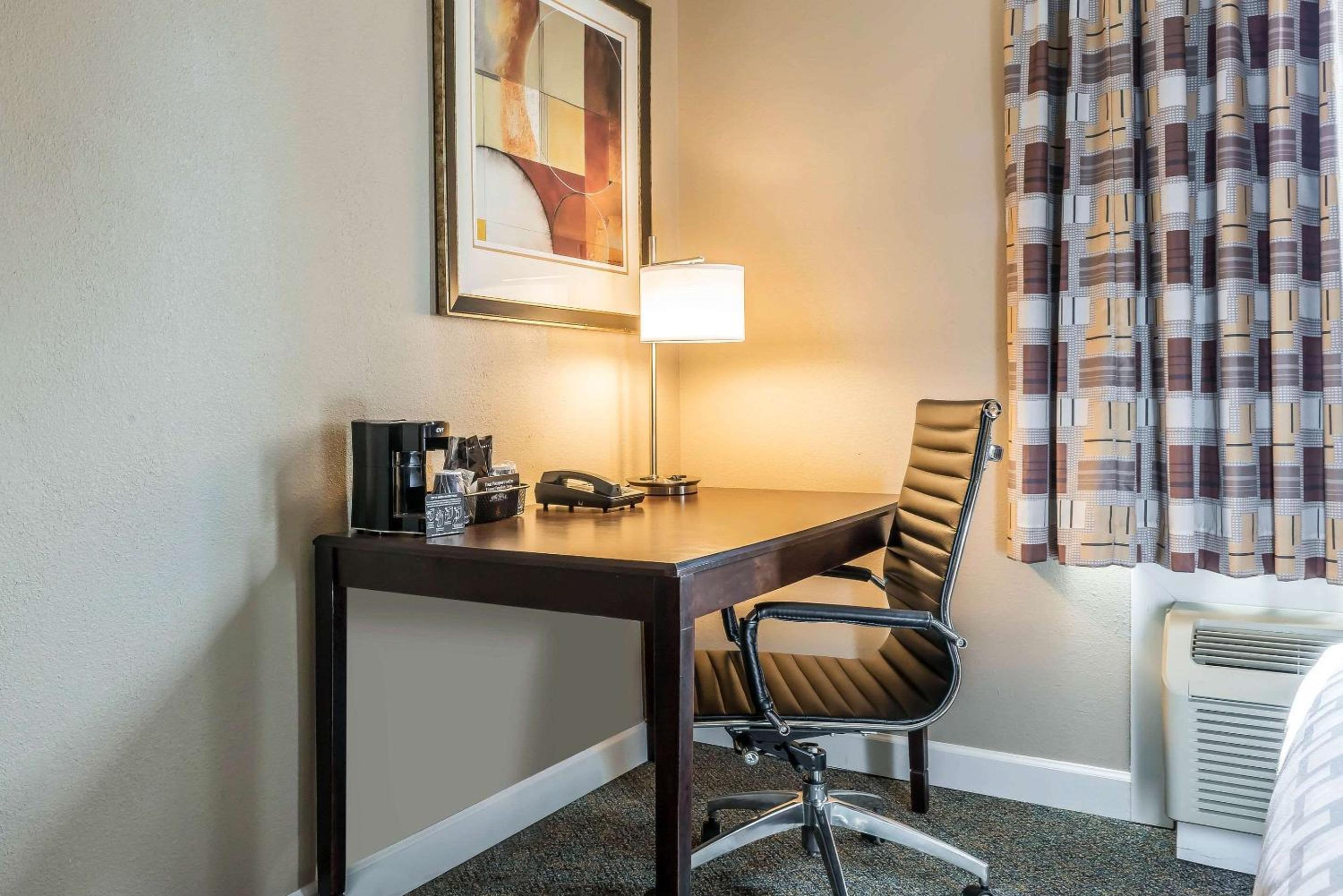 Clarion Inn Belle Vernon - Property Image 43