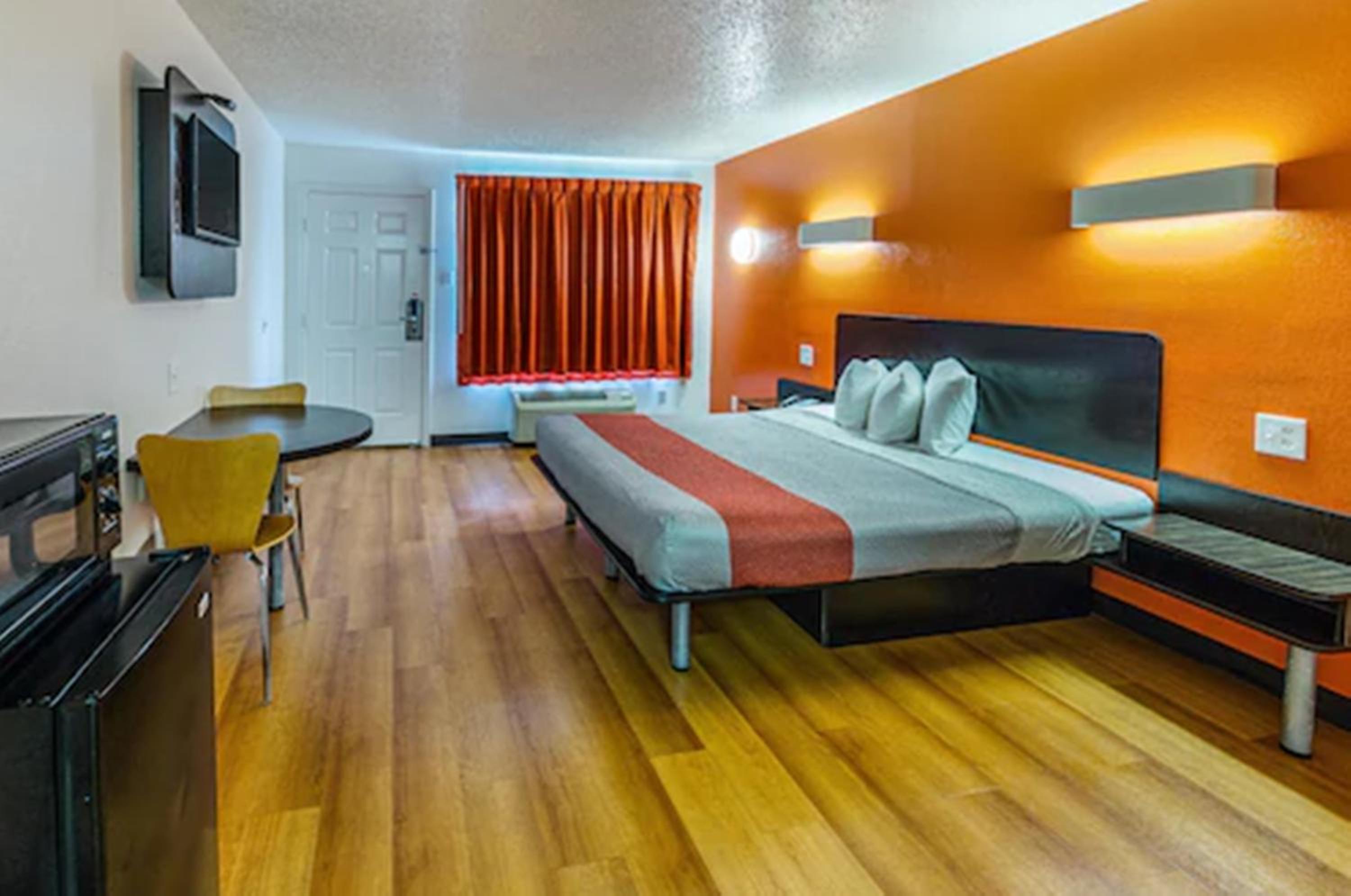 Motel 6-Waxahachie, TX