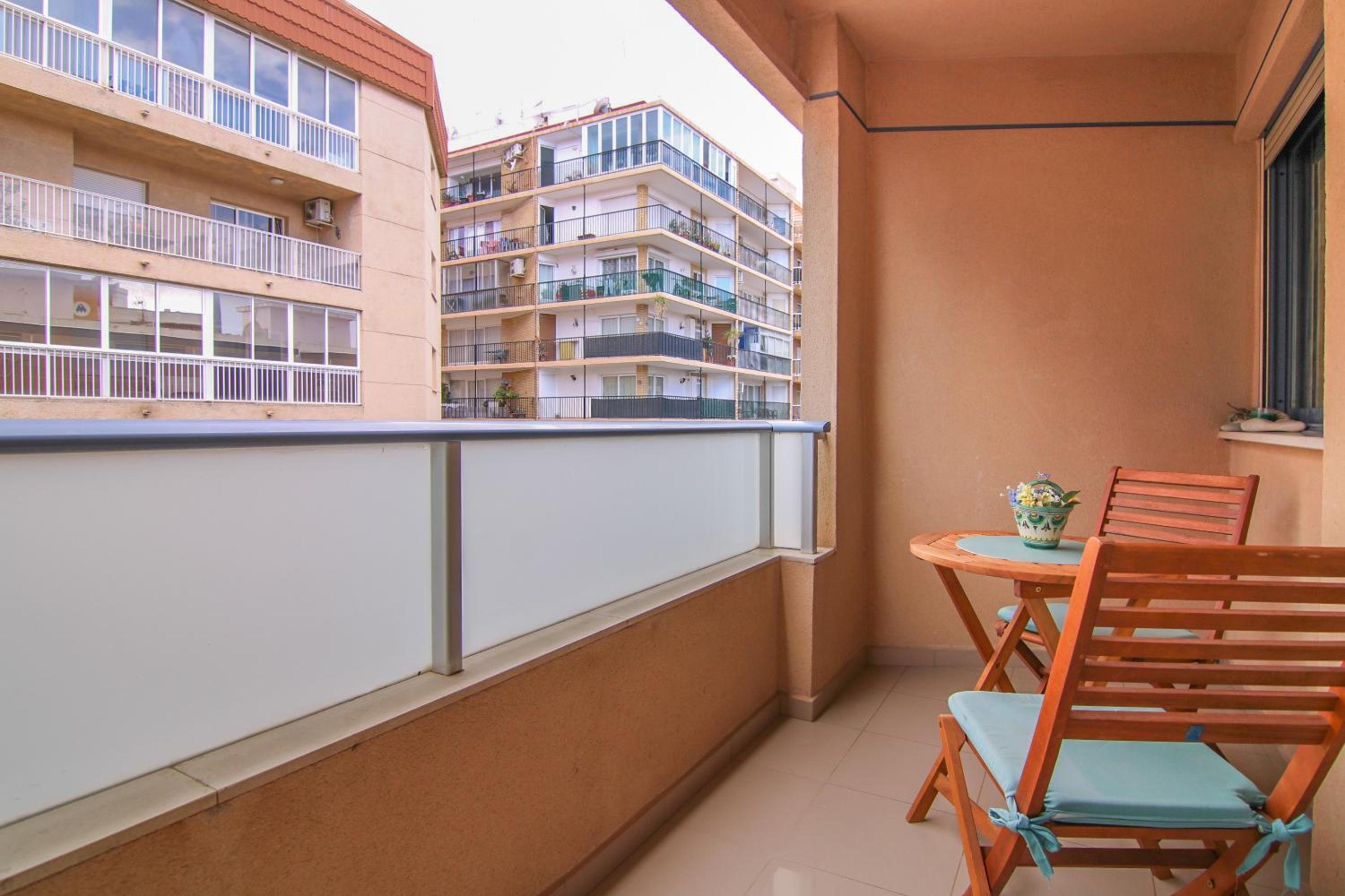 Apartamento céntrico en playa Arenal - MIRAIFACH