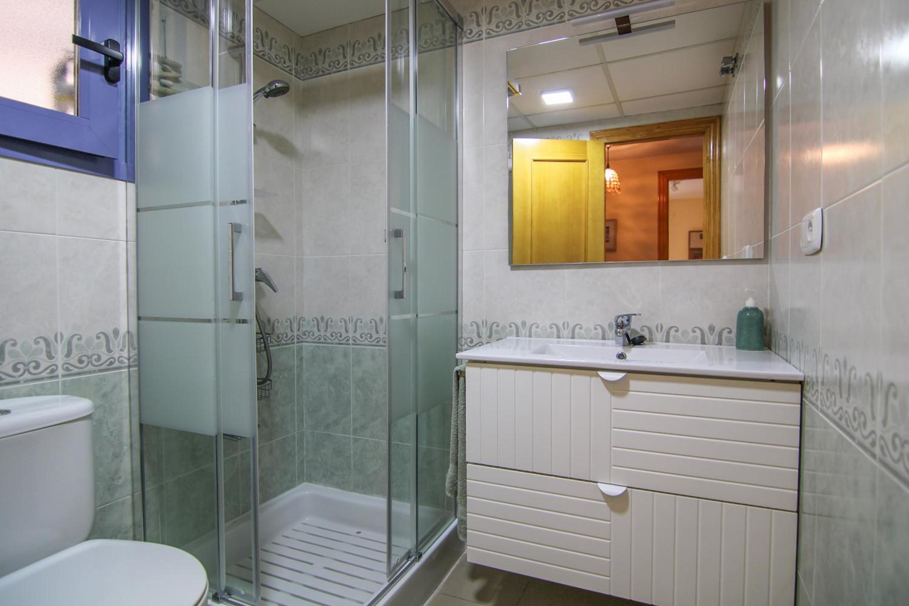 Apartamento céntrico en playa Arenal - MIRAIFACH
