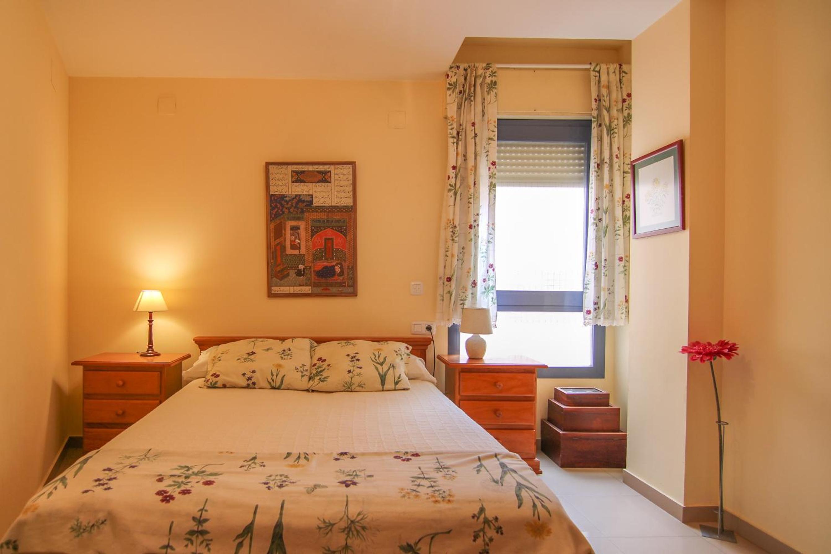Apartamento céntrico en playa Arenal - MIRAIFACH
