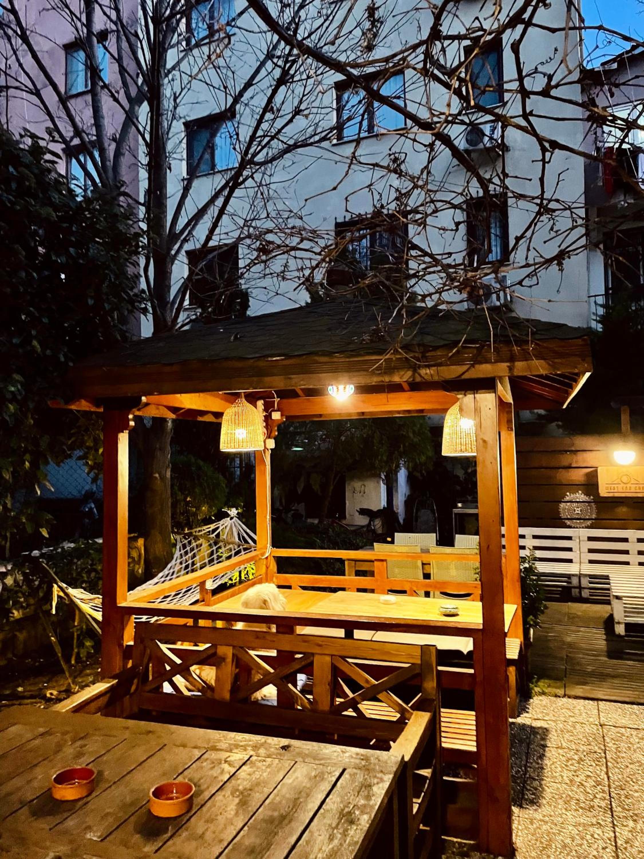 Hush Hostel Lounge