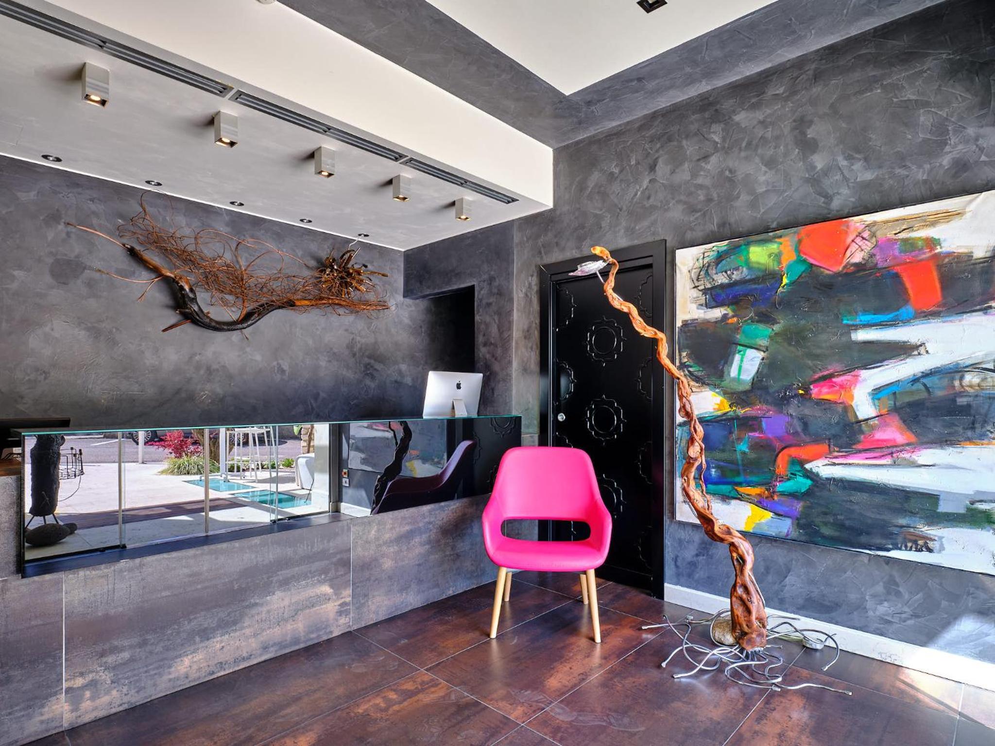 Hotel Tobago - Image 1