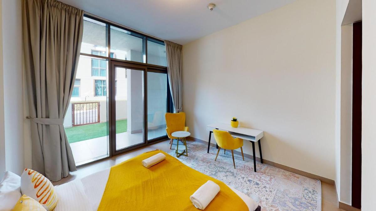 Hometown Apartments - Brand New 2BR Apartment in Dubai Wharf 2