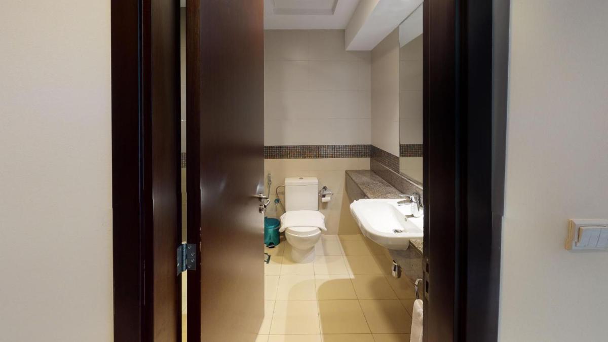 Hometown Apartments - Brand New 2BR Apartment in Dubai Wharf 2