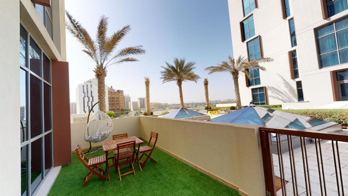 Hometown Apartments - Brand New 2BR Apartment in Dubai Wharf 2