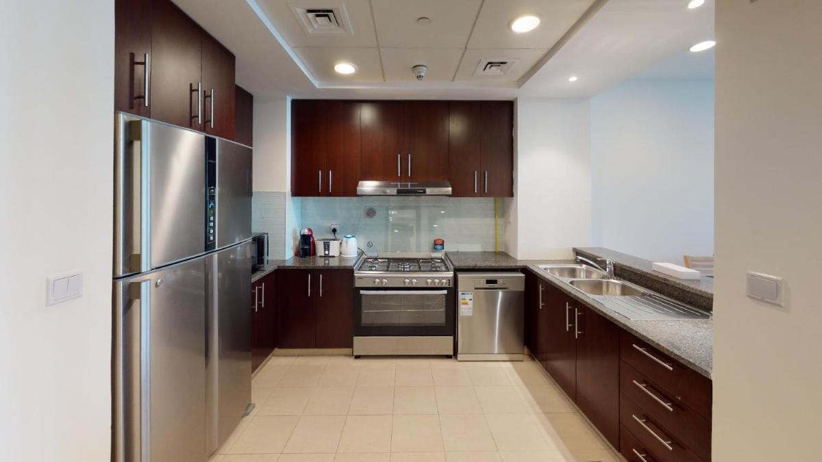 Hometown Apartments - Brand New 2BR Apartment in Dubai Wharf 2