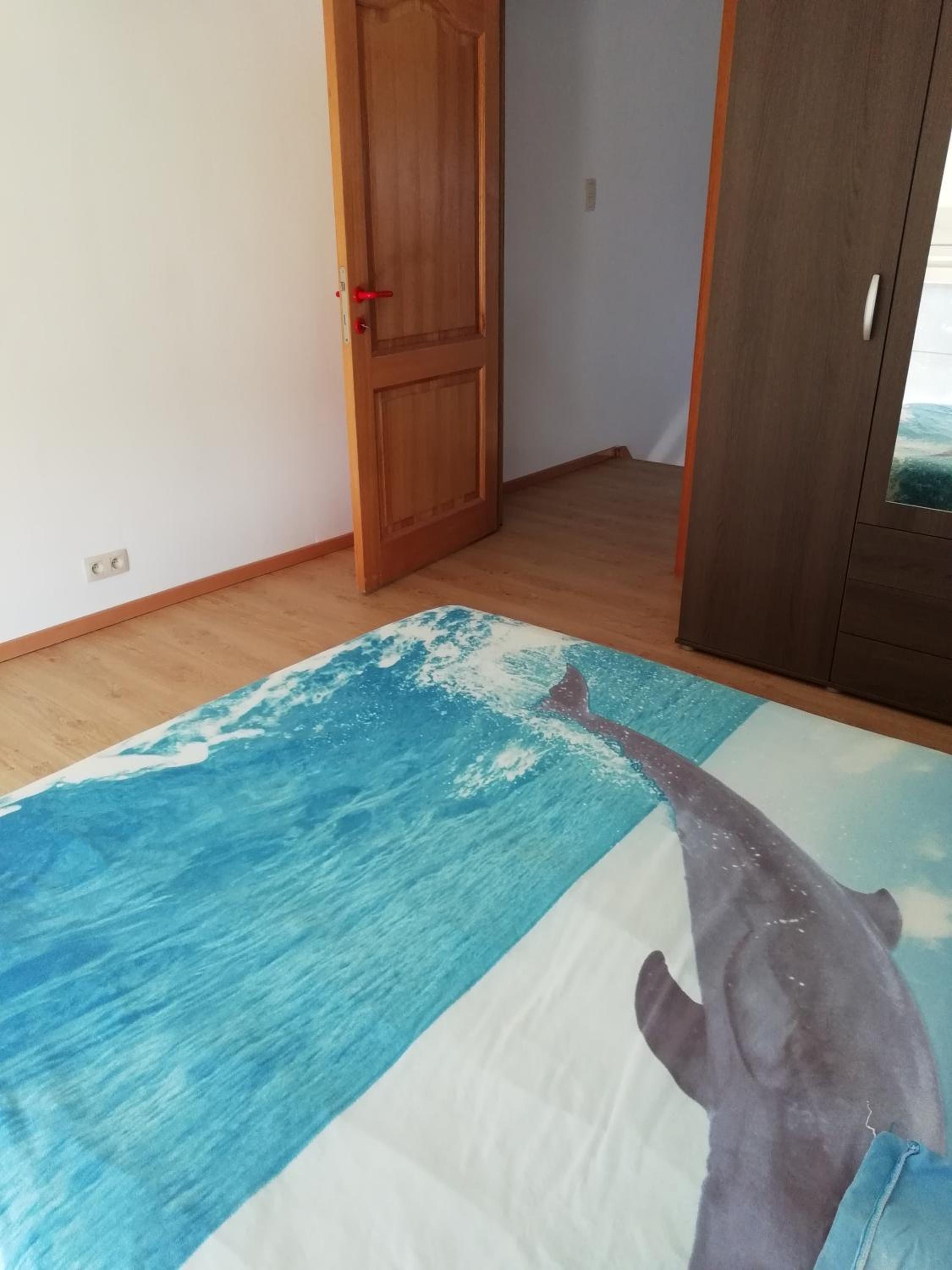 Florennes Gîte neuf 150 M2 devant un grand lac privé de 2 hectares poissonneux au milieu des bois