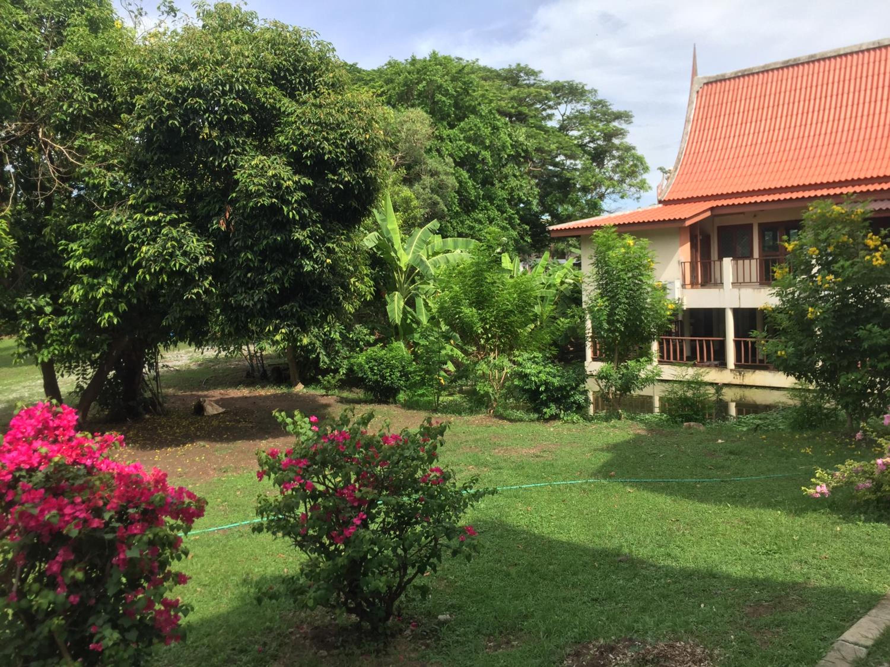 Luang Chumni Village