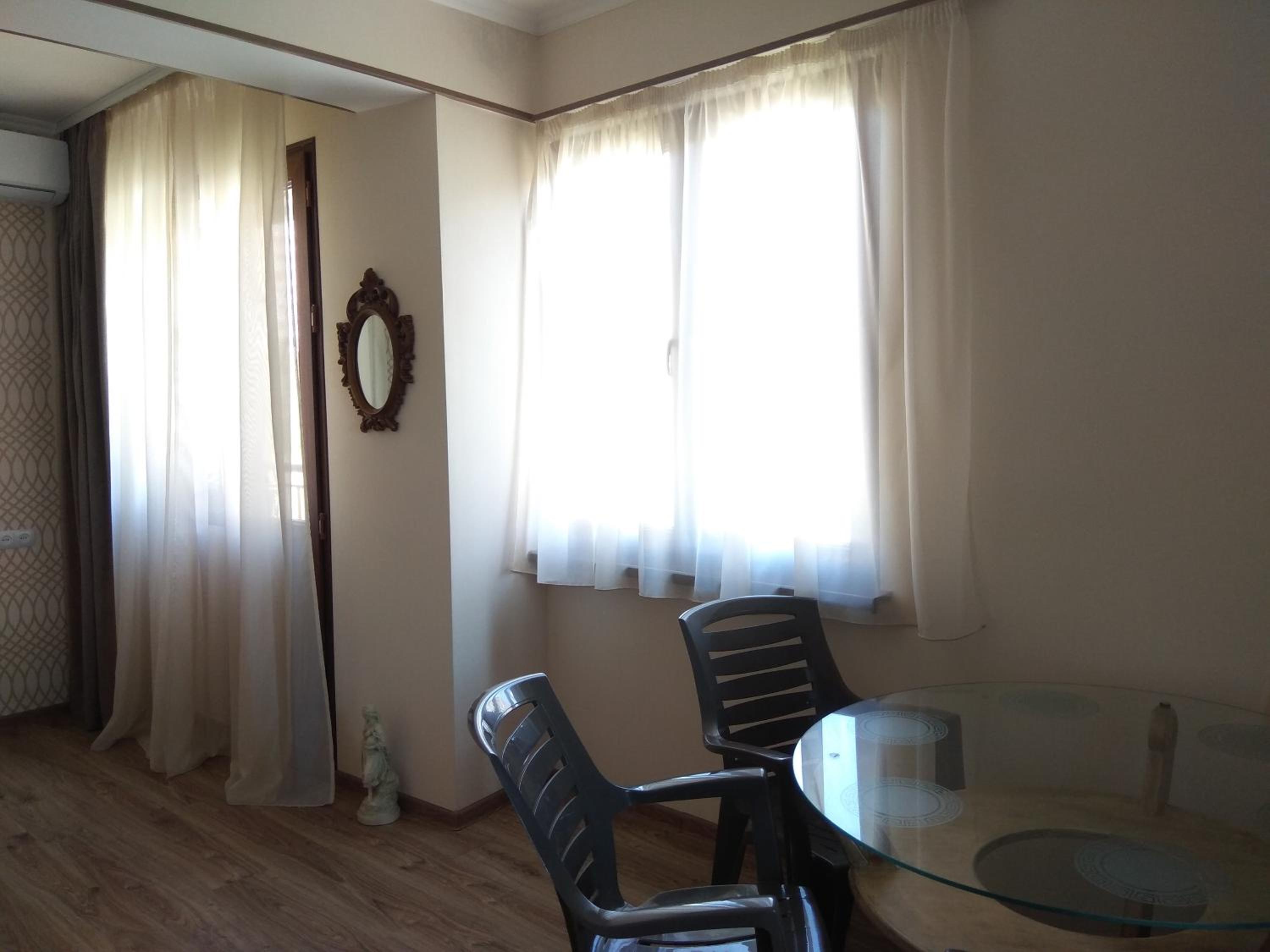 Sunny Aura apartment