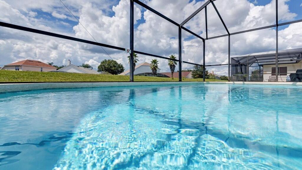 HiLLCREST VILLA 15 MINUTES DRIVE TO ANIMAL KINGDOM - GUESTS LOVE THIS LUXURY 4 BED VILLA, PRIVATE POOL, GAMES ROOM - NOT OVERLOOKED view 4