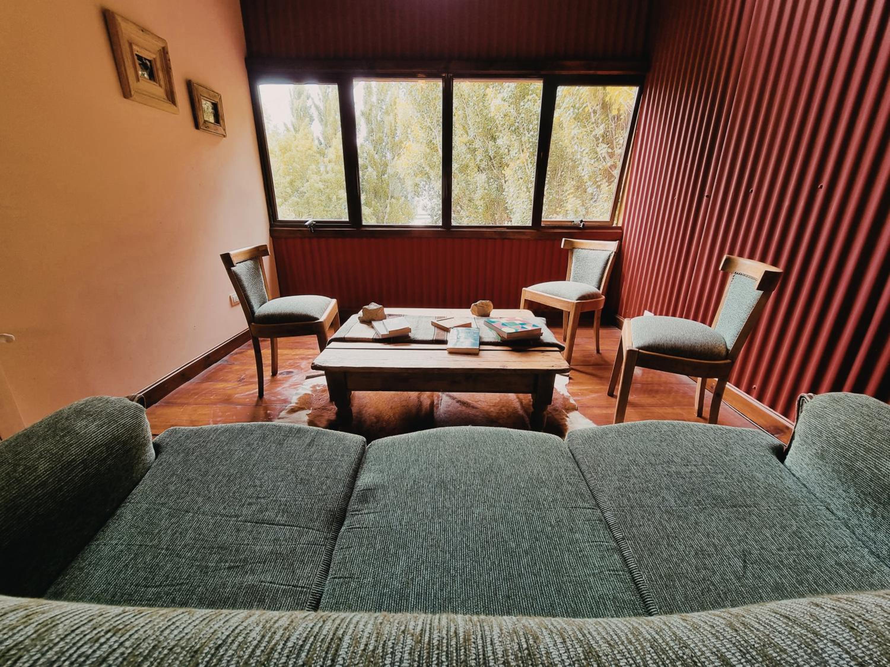 Hosteria Cauquenes De Nimez