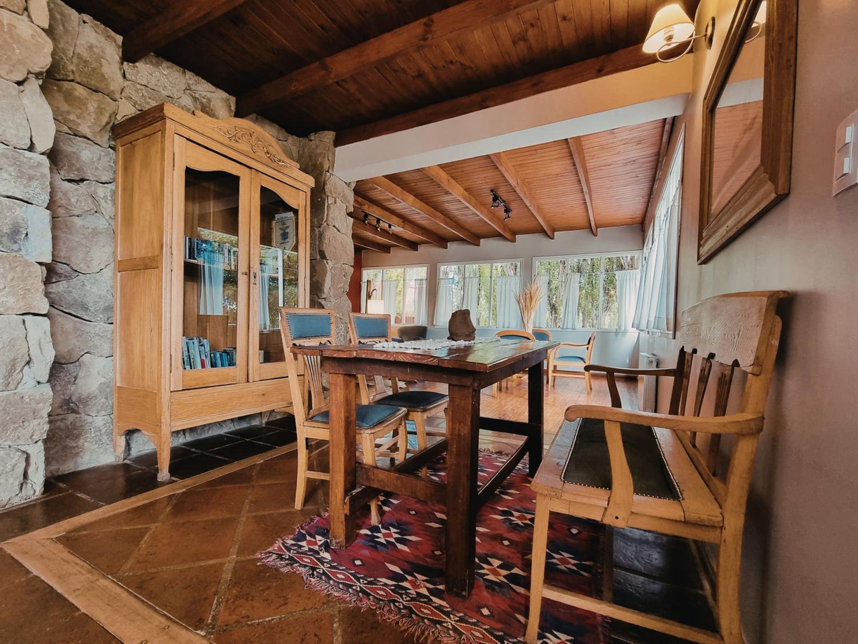 Hosteria Cauquenes De Nimez