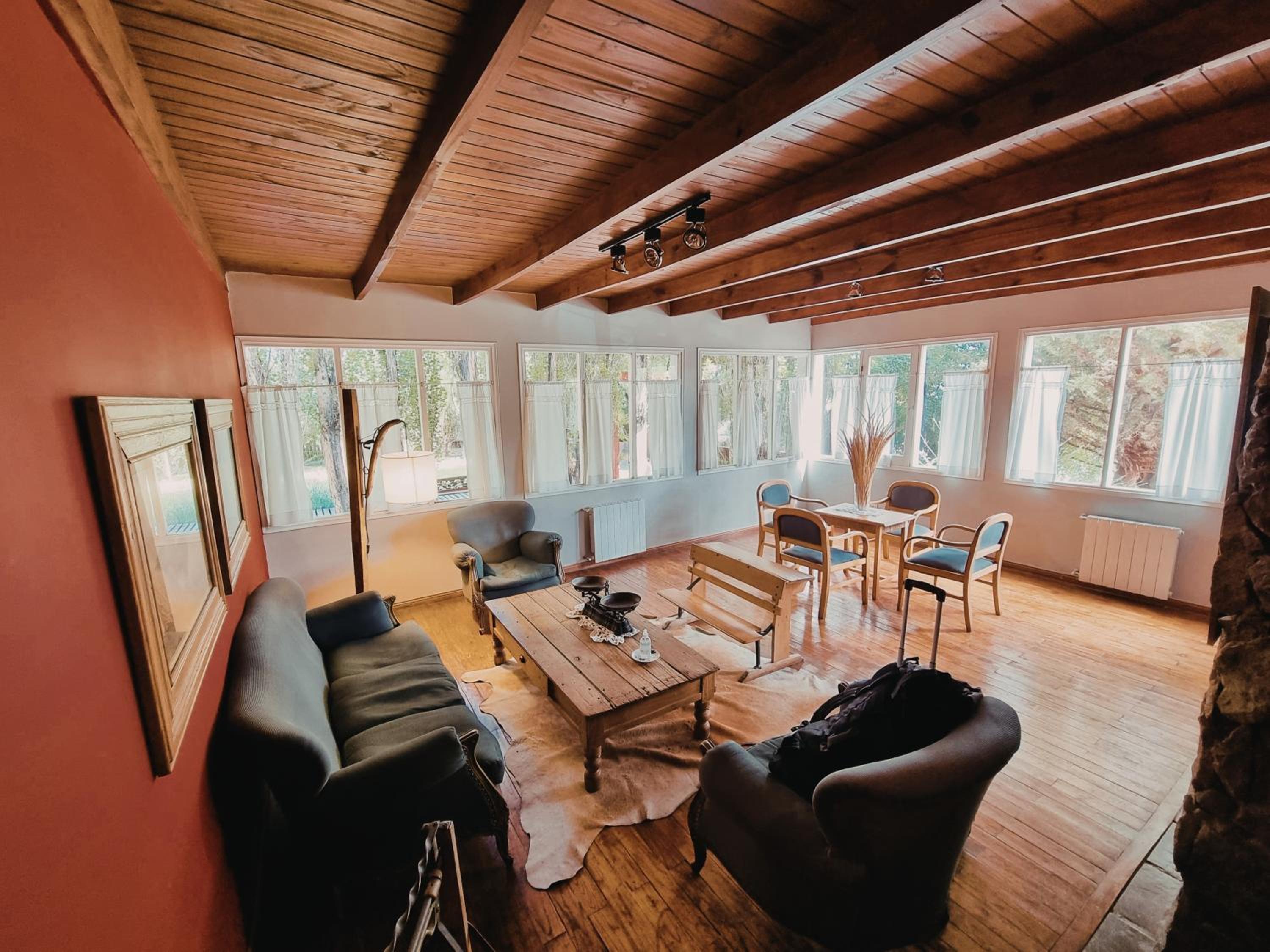 Hosteria Cauquenes De Nimez