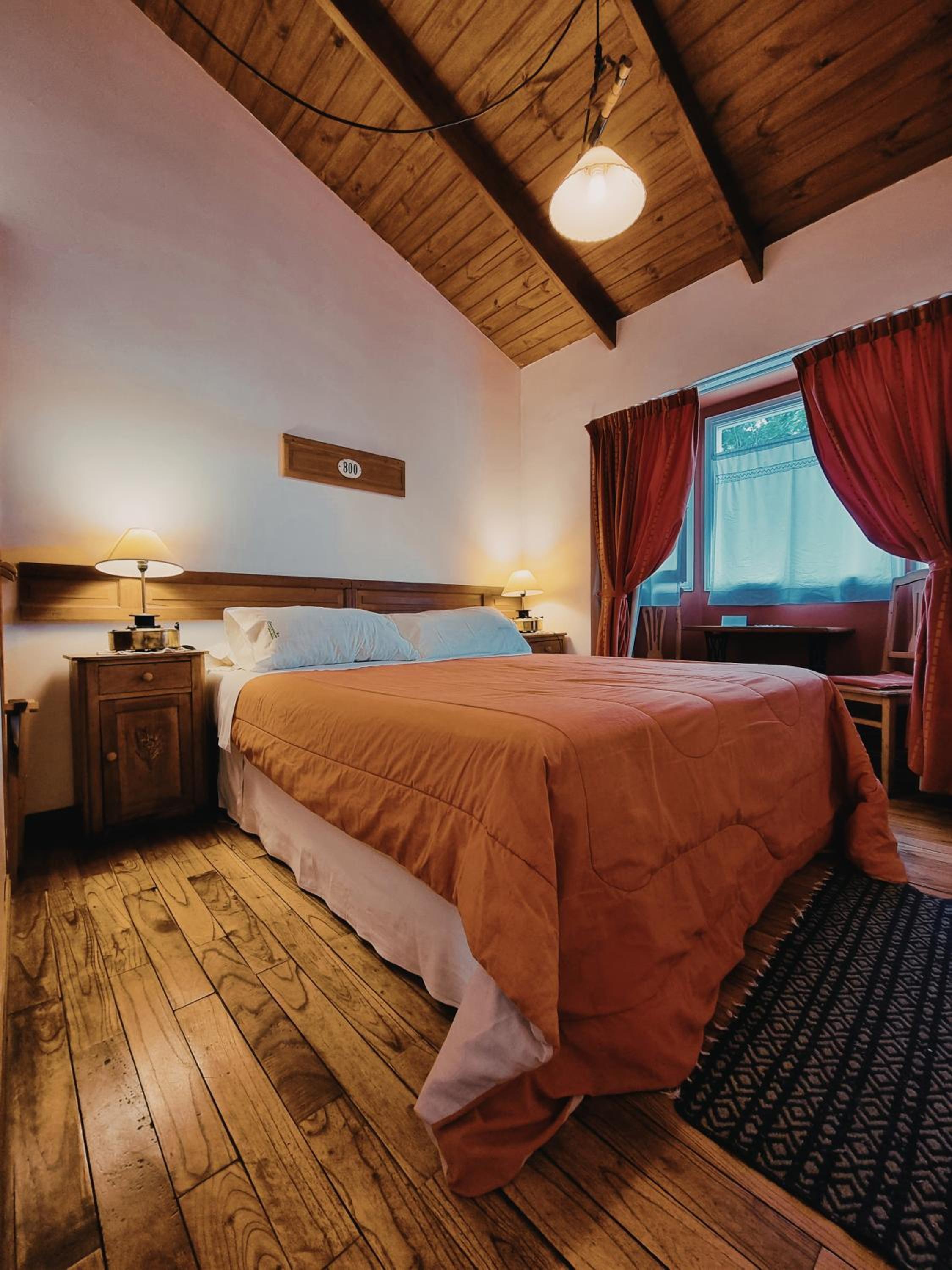 Hosteria Cauquenes De Nimez