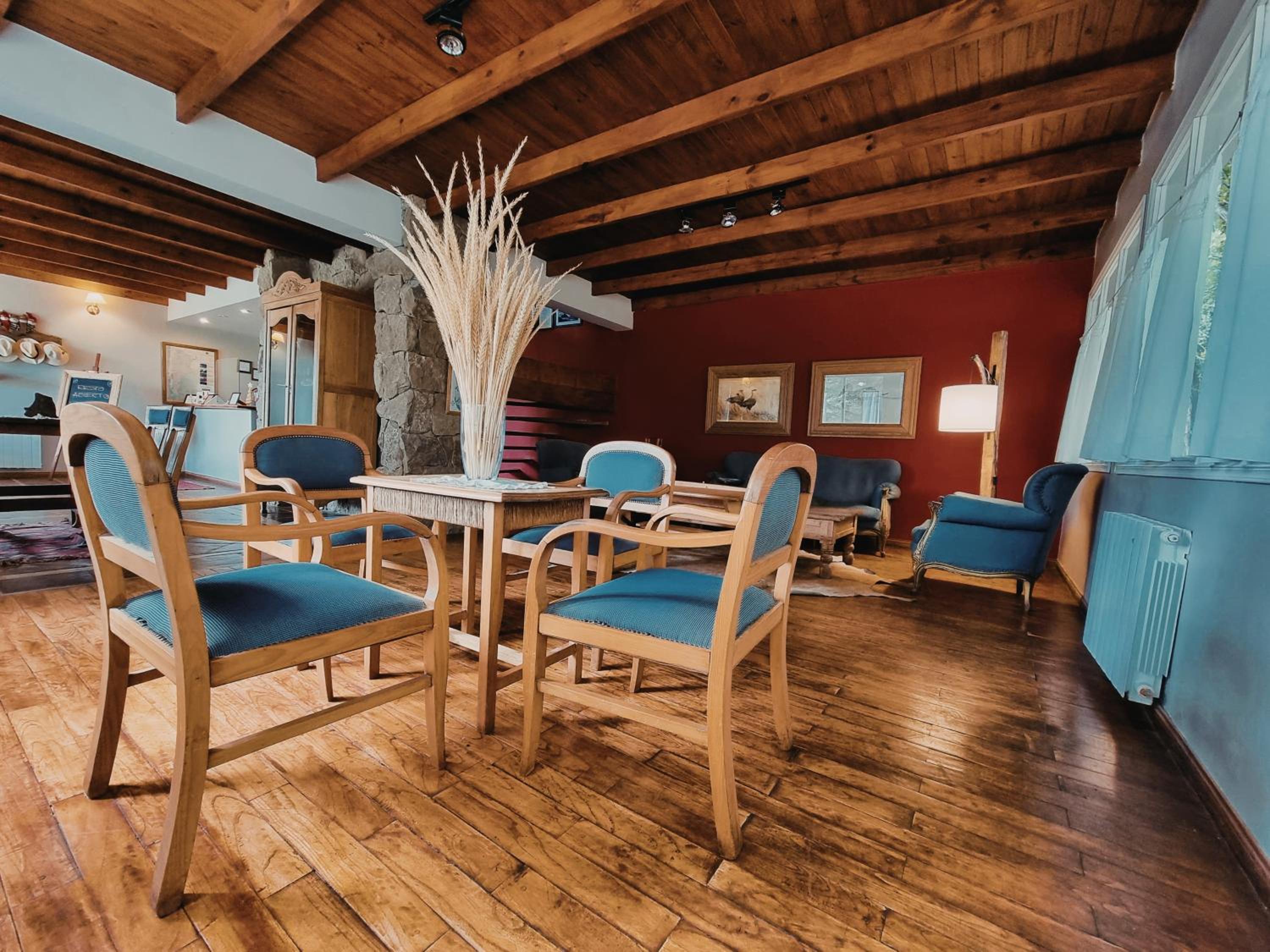 Hosteria Cauquenes De Nimez